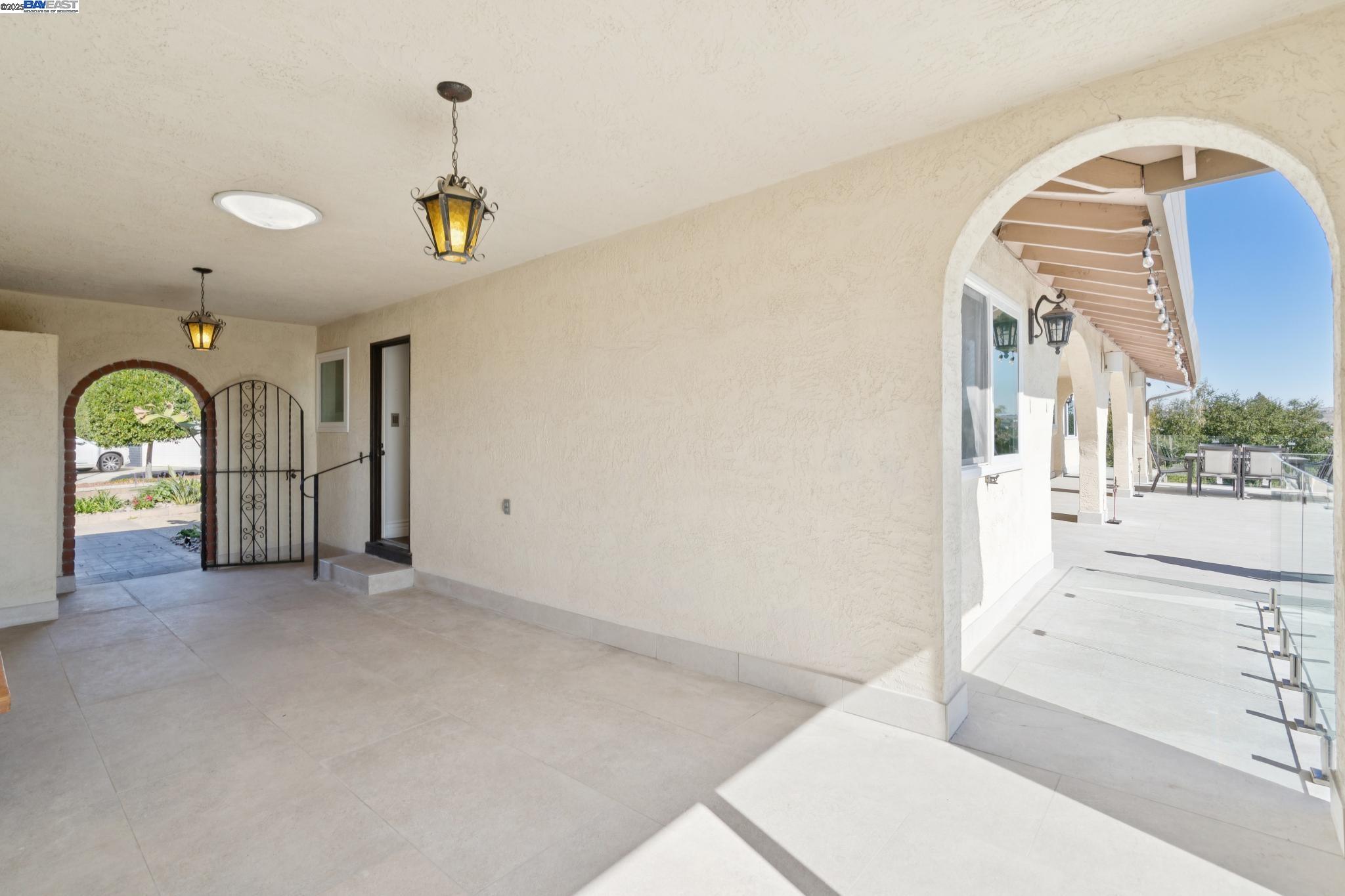 Detail Gallery Image 36 of 60 For 6066 Monte Verde Ct, Castro Valley,  CA 94552 - 4 Beds | 2/1 Baths