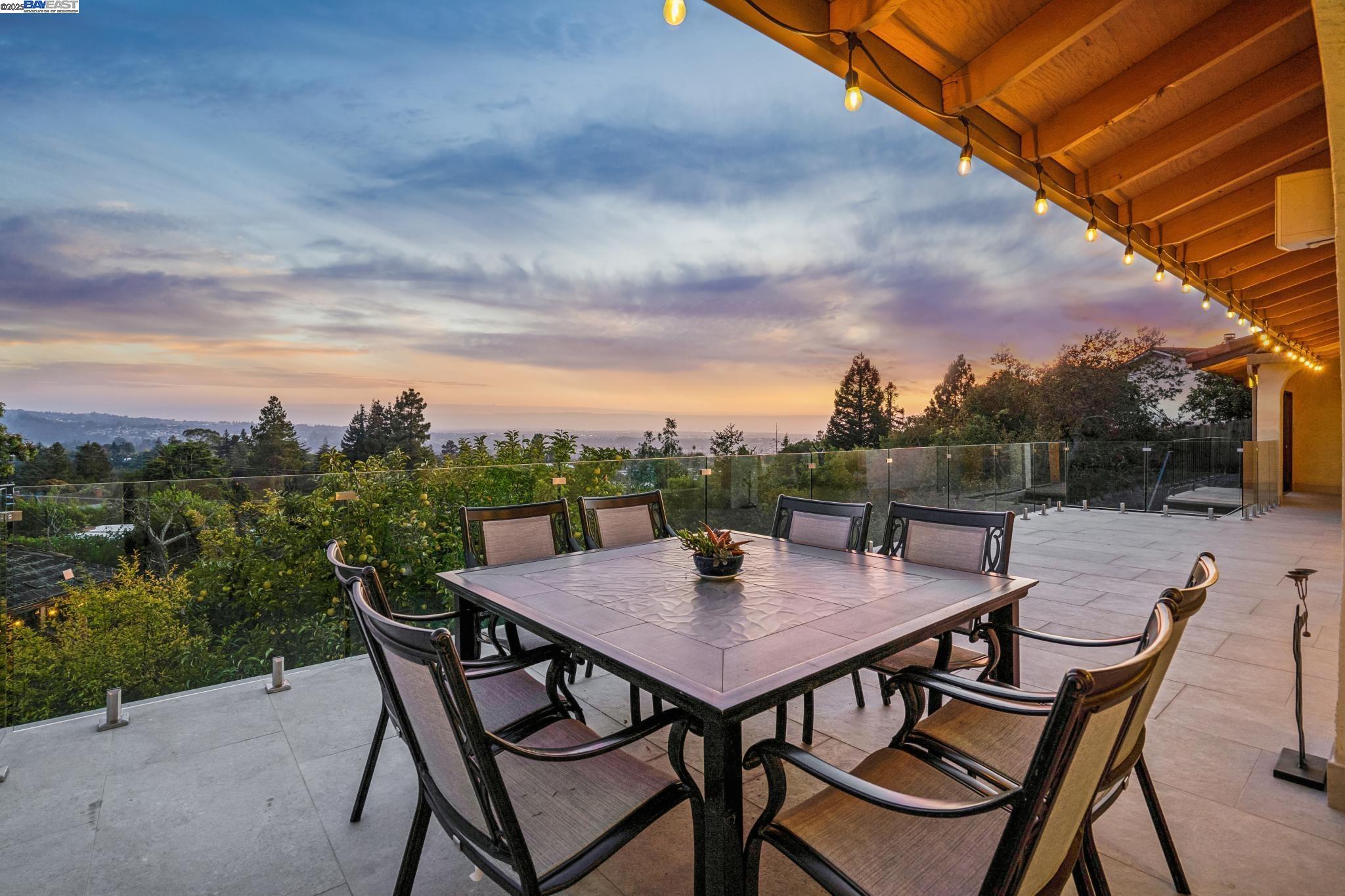 Detail Gallery Image 59 of 60 For 6066 Monte Verde Ct, Castro Valley,  CA 94552 - 4 Beds | 2/1 Baths