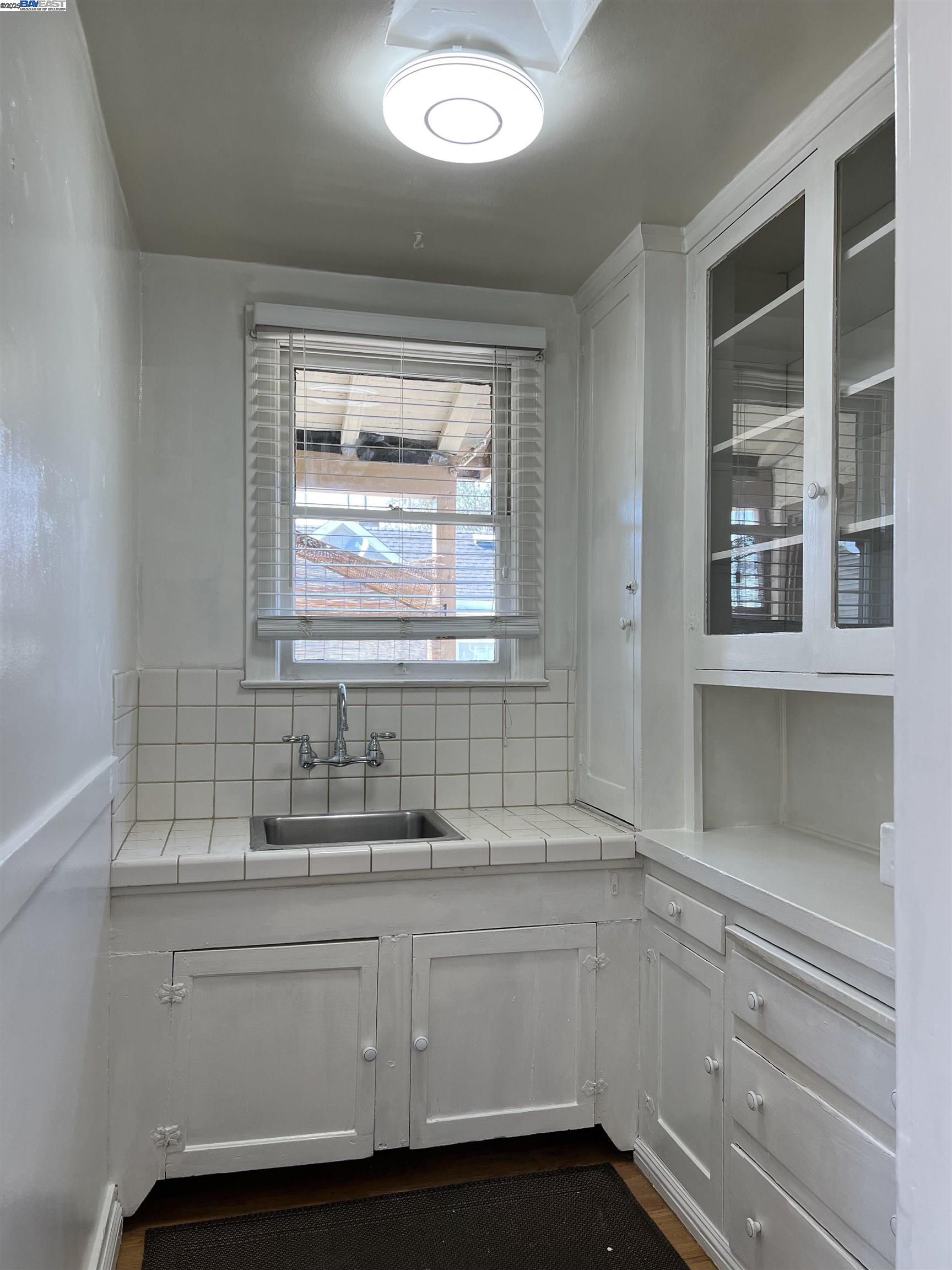 Detail Gallery Image 7 of 12 For 1301 9th St, Alameda,  CA 94501 - – Beds | – Baths