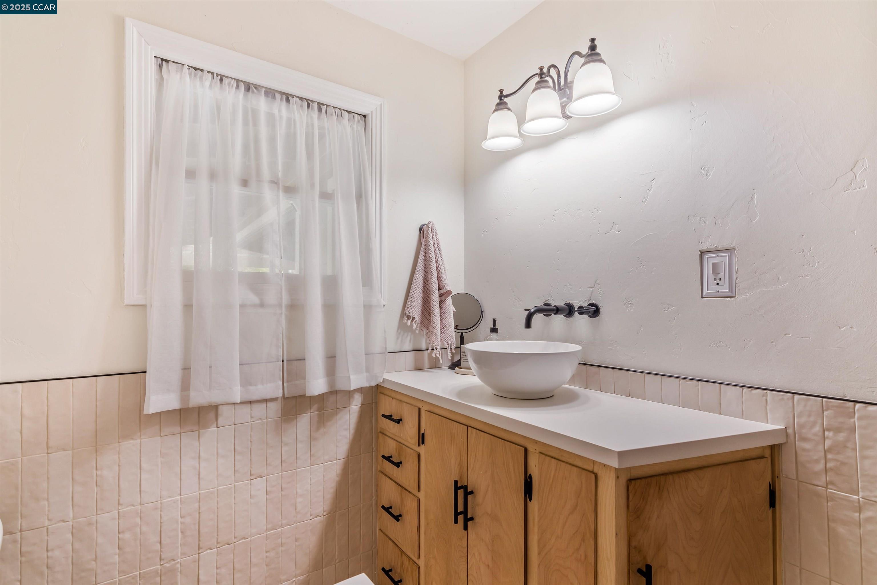 Detail Gallery Image 33 of 57 For 3399 Euclid Ave, Concord,  CA 94519 - 3 Beds | 2 Baths