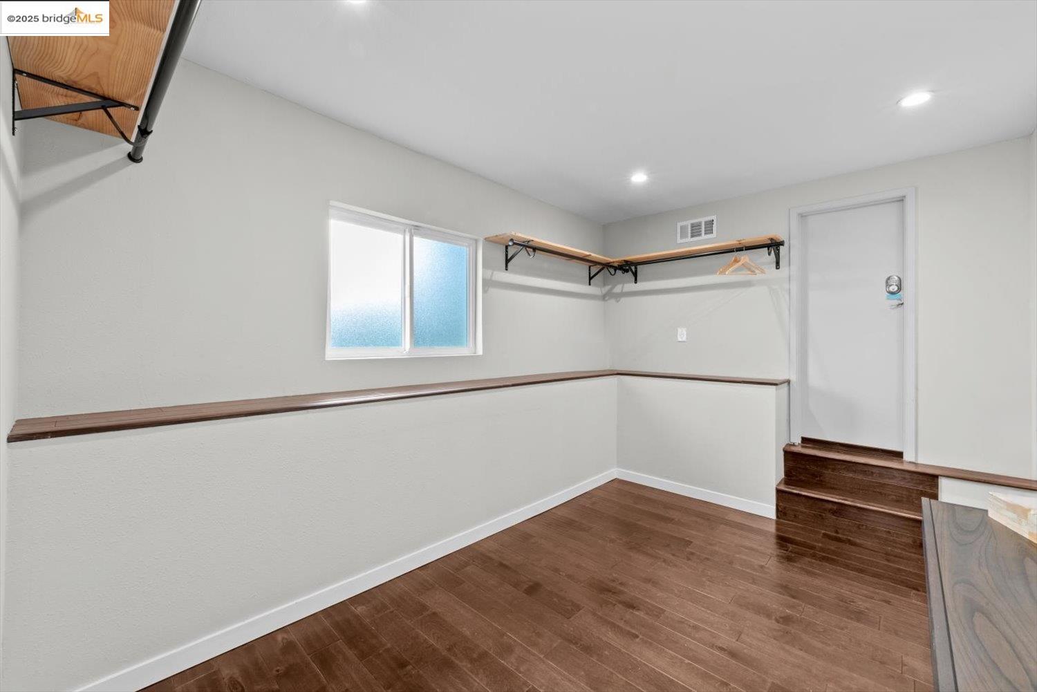 Detail Gallery Image 41 of 58 For 3209 Guido St, Oakland,  CA 94602 - 4 Beds | 3 Baths