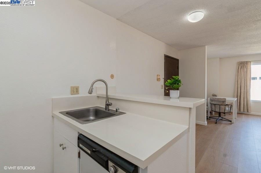 Front Image Thumbnail for BE41113950