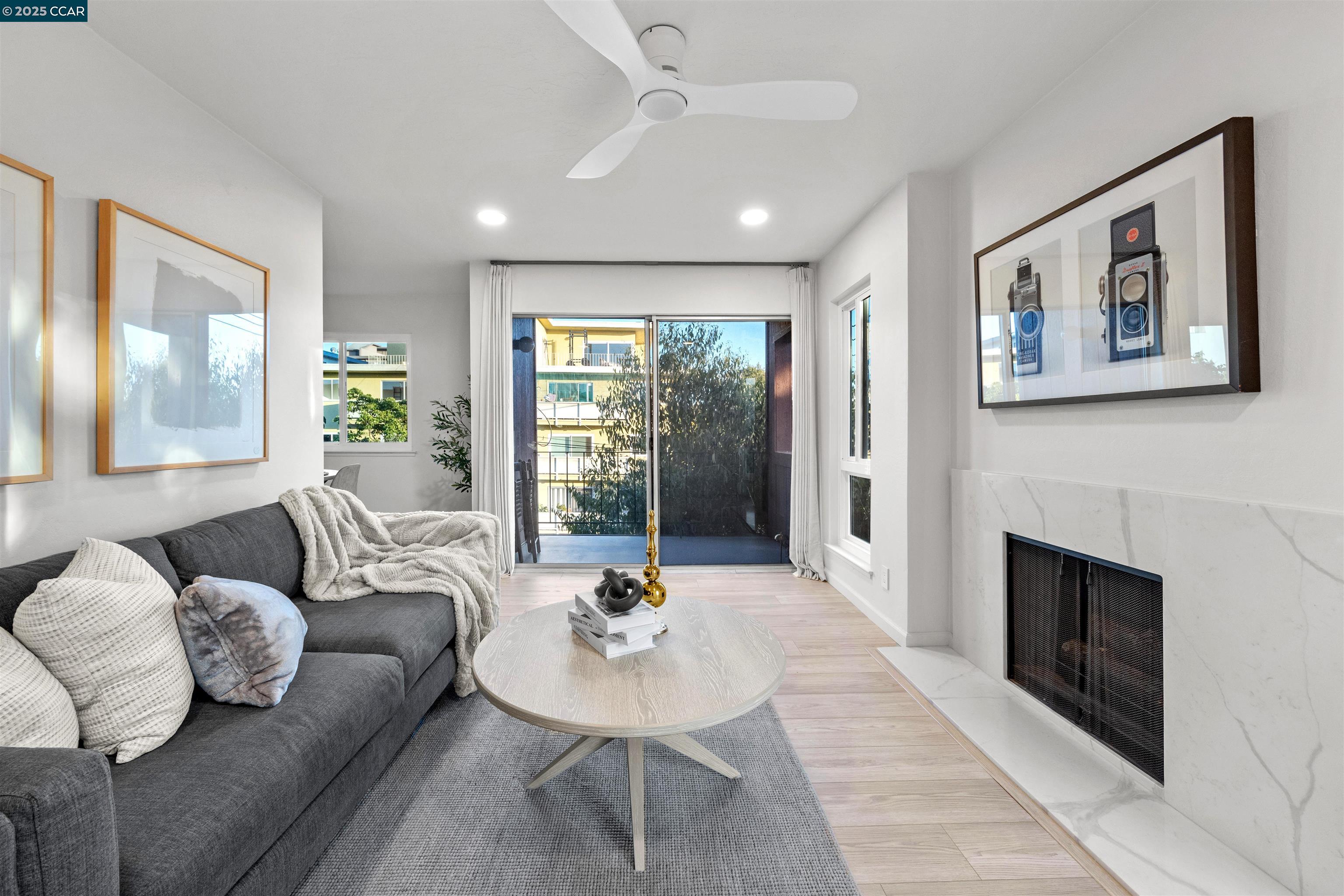 Detail Gallery Image 2 of 37 For 3751 Harrison Street #301,  Oakland,  CA 94611 - 1 Beds | 1 Baths