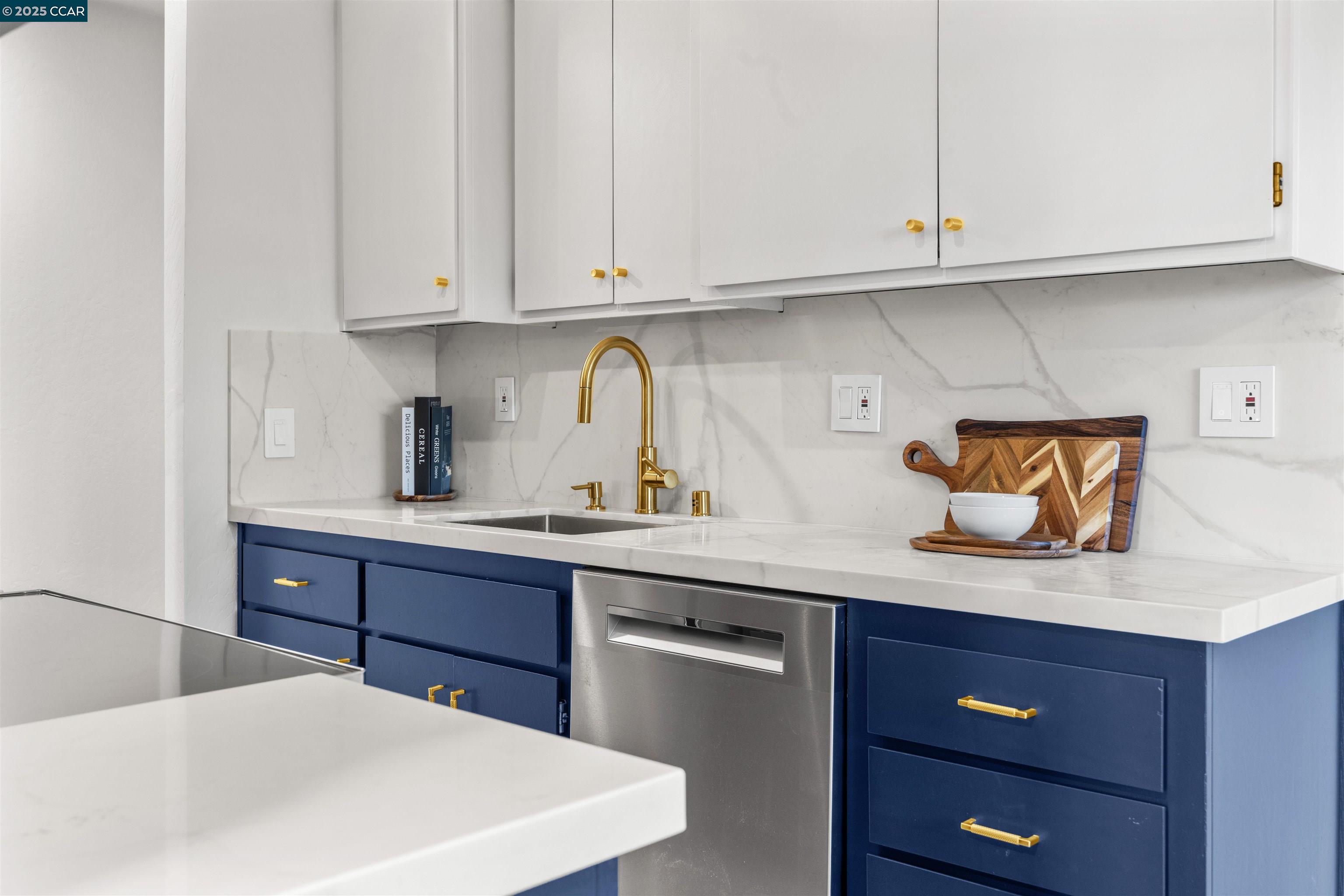 Detail Gallery Image 11 of 37 For 3751 Harrison Street #301,  Oakland,  CA 94611 - 1 Beds | 1 Baths