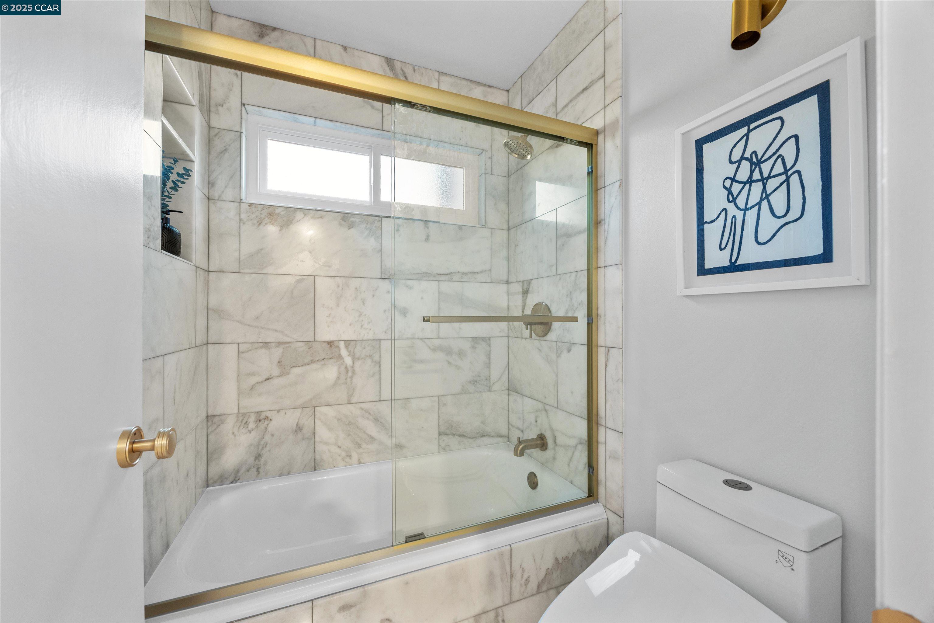 Detail Gallery Image 17 of 37 For 3751 Harrison Street #301,  Oakland,  CA 94611 - 1 Beds | 1 Baths