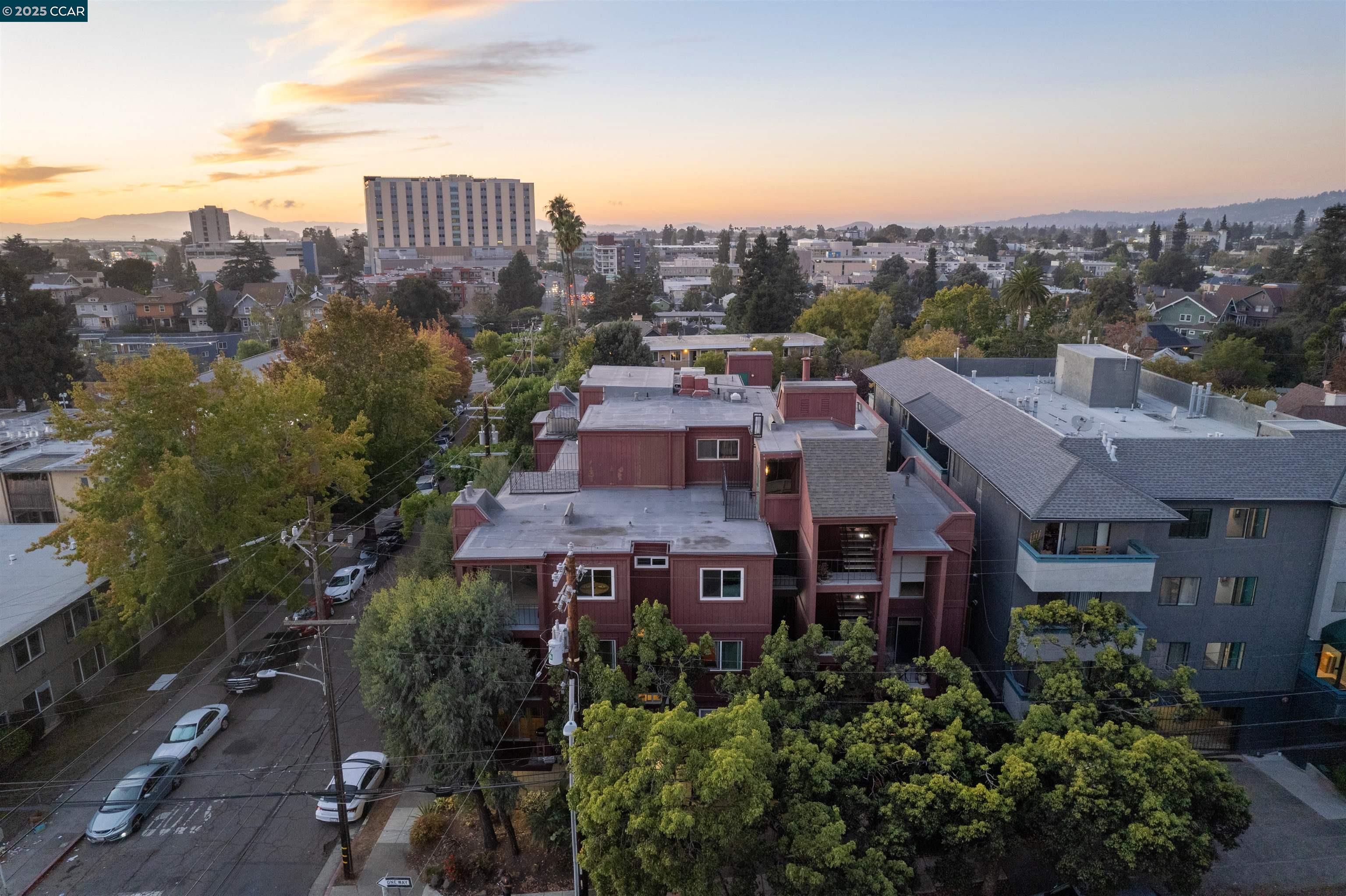 Detail Gallery Image 28 of 37 For 3751 Harrison Street #301,  Oakland,  CA 94611 - 1 Beds | 1 Baths