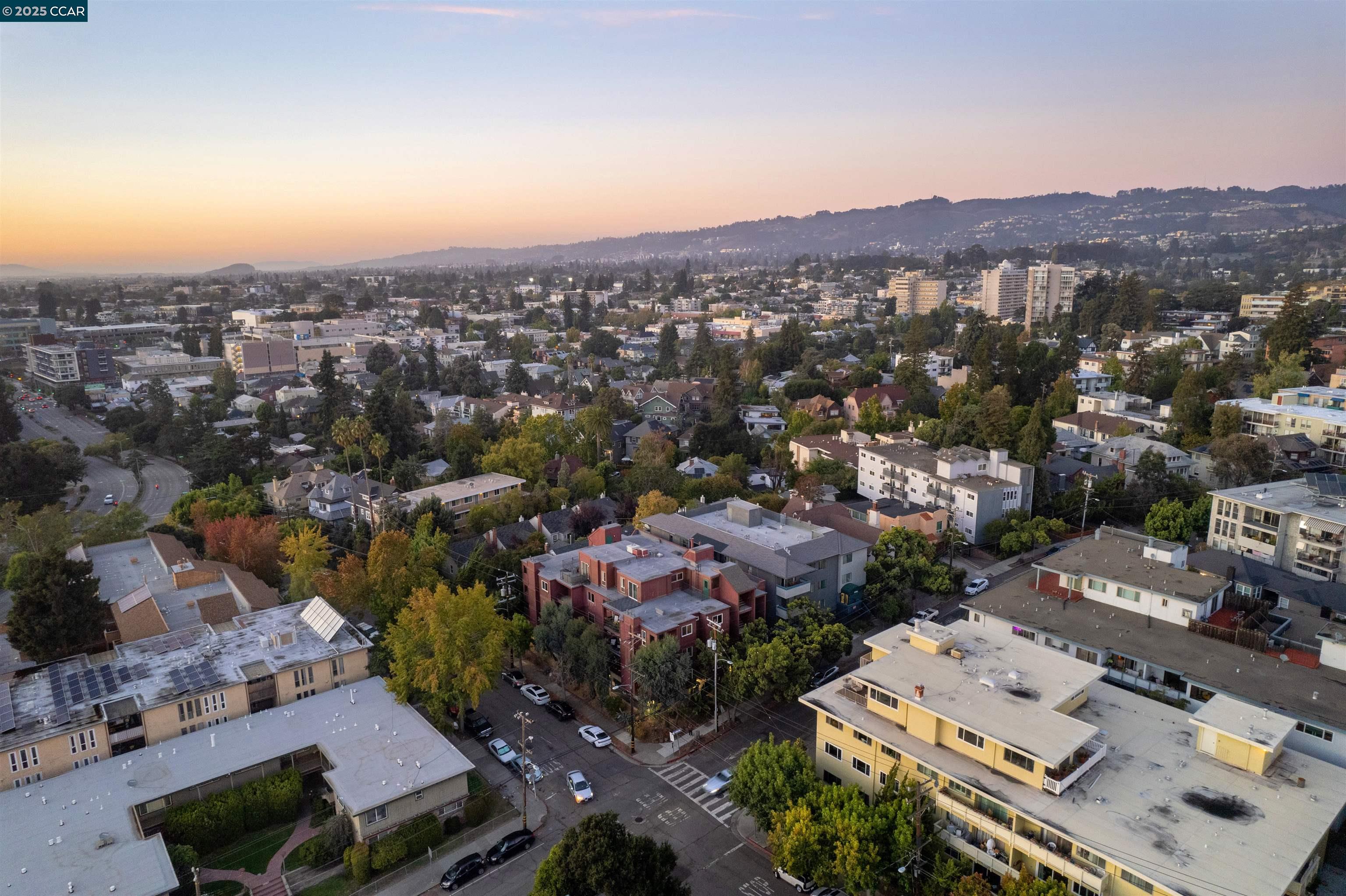 Detail Gallery Image 31 of 37 For 3751 Harrison Street #301,  Oakland,  CA 94611 - 1 Beds | 1 Baths