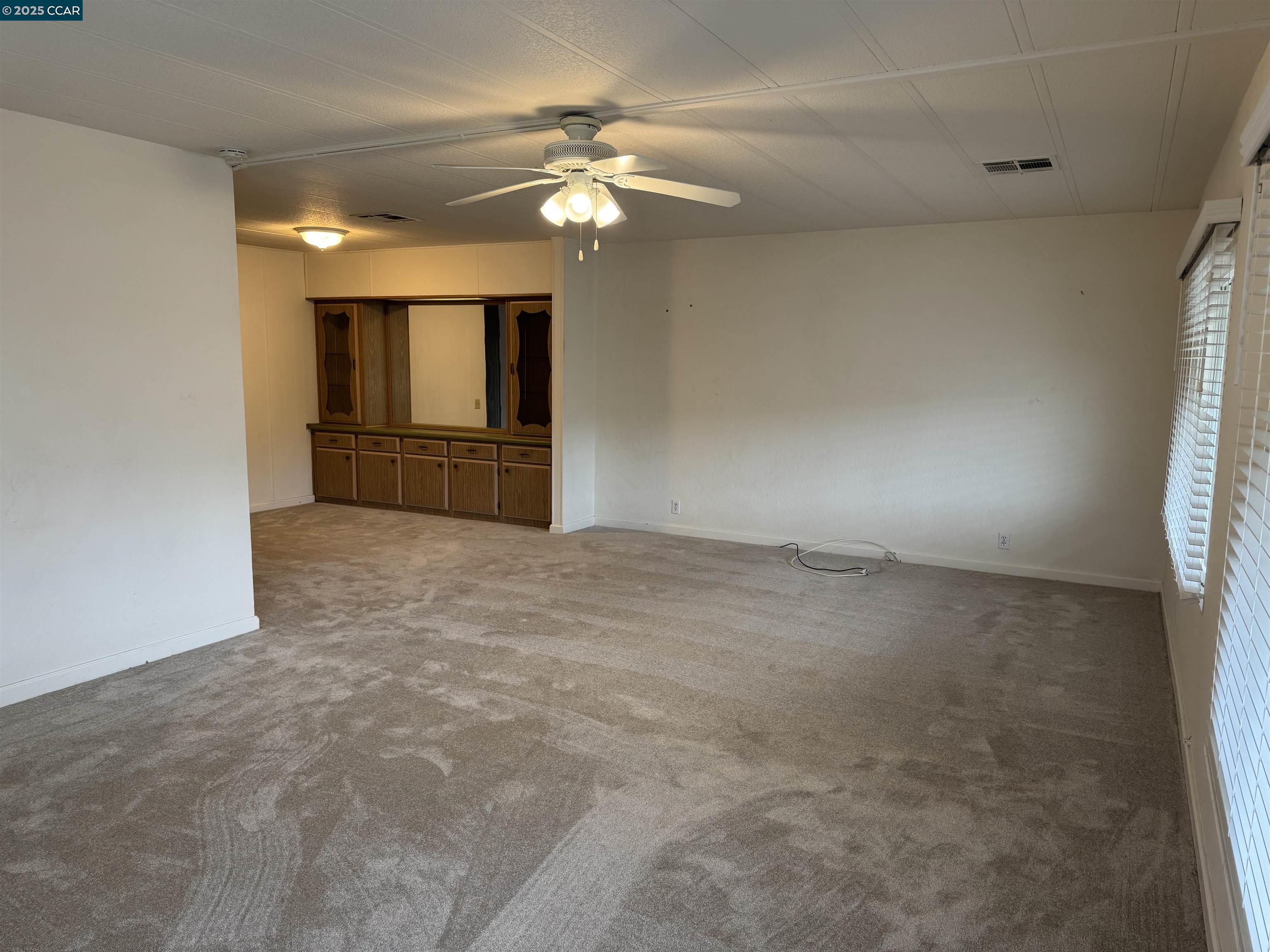 Detail Gallery Image 2 of 15 For 141 Maui Drive, Pittsburg,  CA 94565 - 2 Beds | 2 Baths