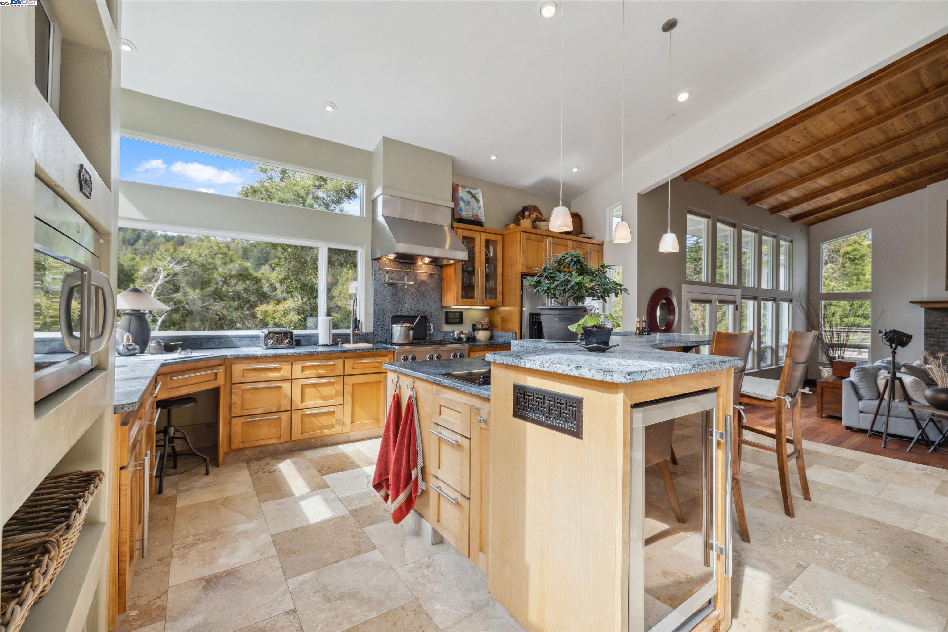 Detail Gallery Image 15 of 57 For 400 Dorrance Rd, Boulder Creek,  CA 95006 - 7 Beds | 6 Baths