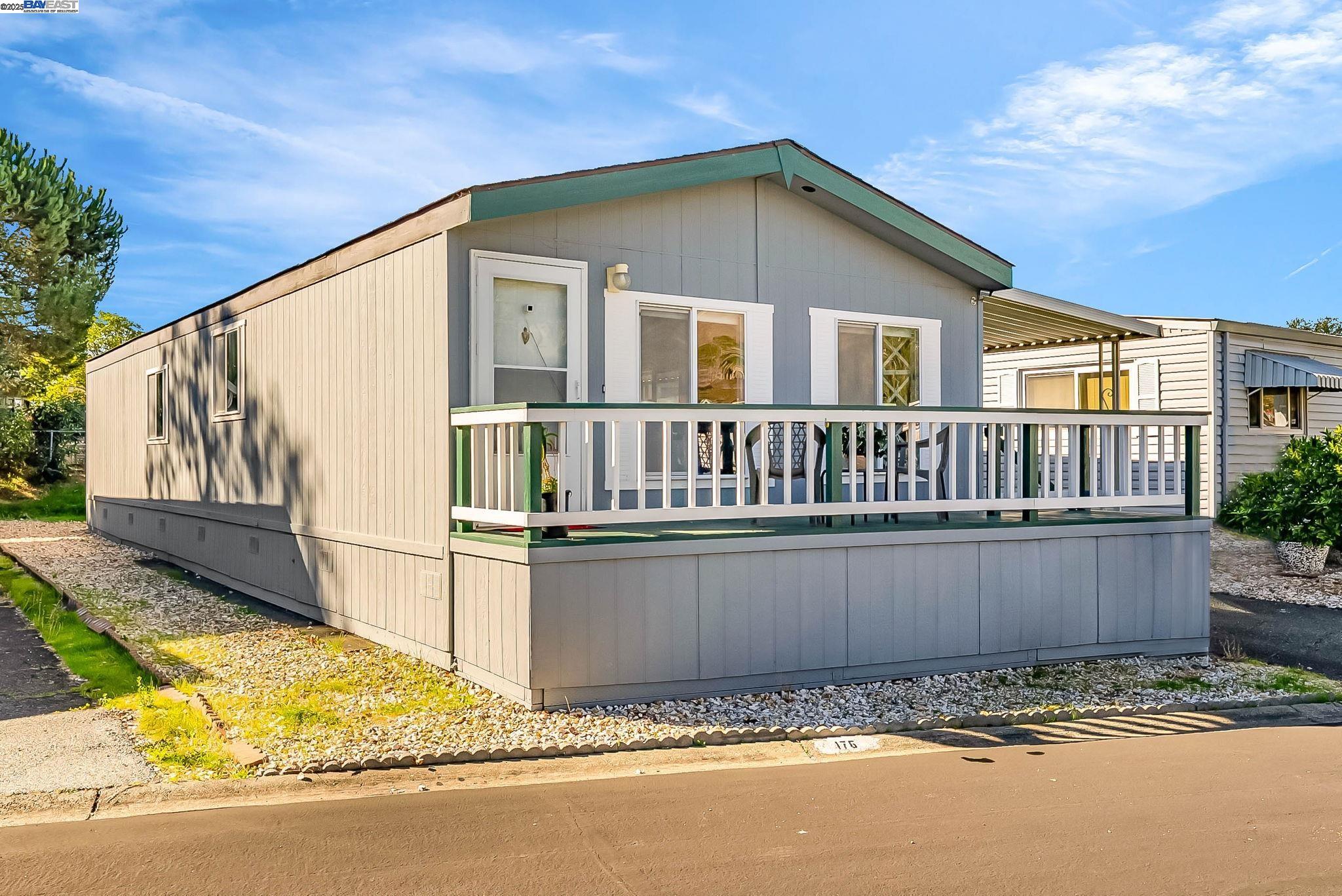 Detail Gallery Image 2 of 41 For 711 Old Canyon Rd. #176,  Fremont,  CA 94536 - 2 Beds | 2 Baths