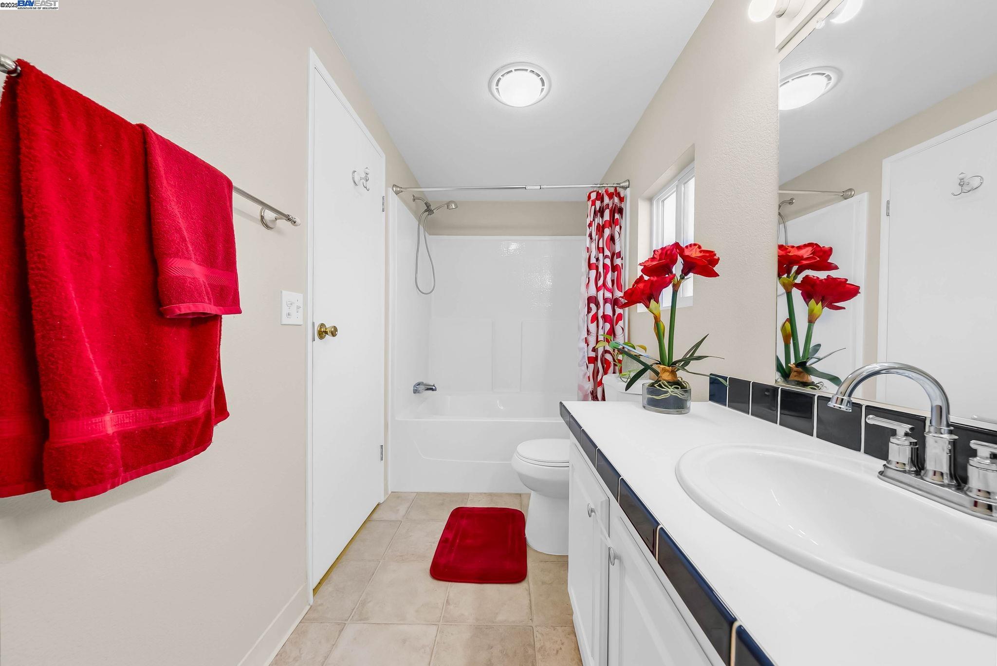 Detail Gallery Image 23 of 41 For 711 Old Canyon Rd. #176,  Fremont,  CA 94536 - 2 Beds | 2 Baths