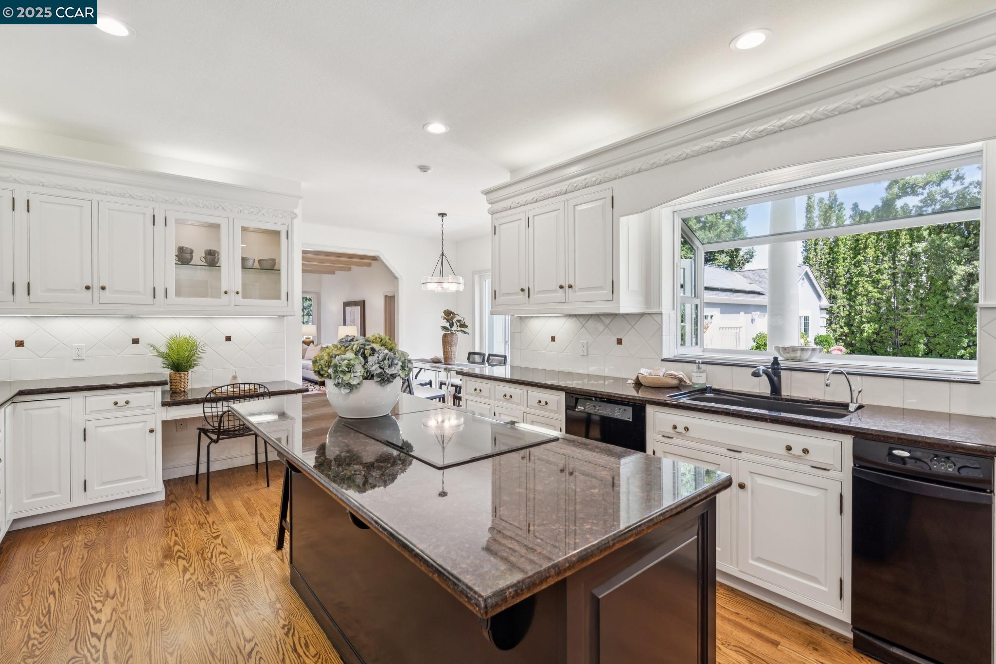 Detail Gallery Image 5 of 38 For 2398 Ironwood Pl, Alamo,  CA 94507 - 5 Beds | 4/1 Baths