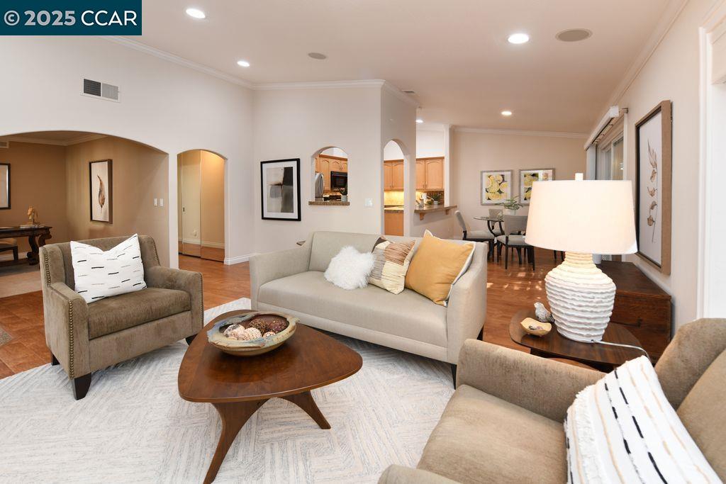 Photo #4: 41114001 Listing 