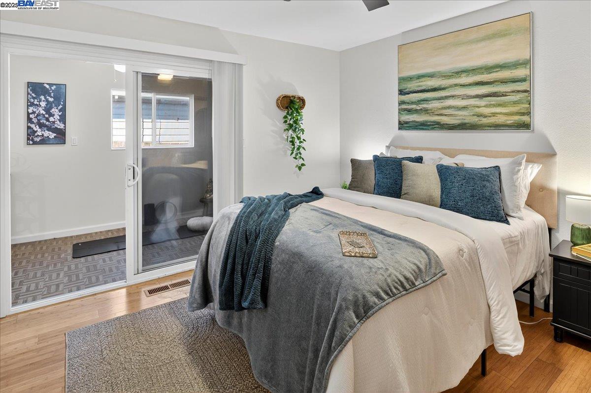 Detail Gallery Image 23 of 37 For 18201 Lake Chabot Rd, Castro Valley,  CA 94546 - 3 Beds | 2 Baths