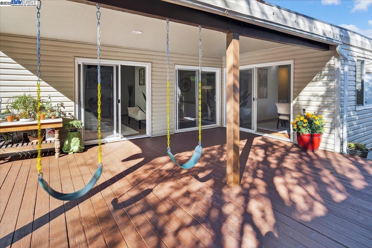 Detail Gallery Image 34 of 37 For 18201 Lake Chabot Rd, Castro Valley,  CA 94546 - 3 Beds | 2 Baths