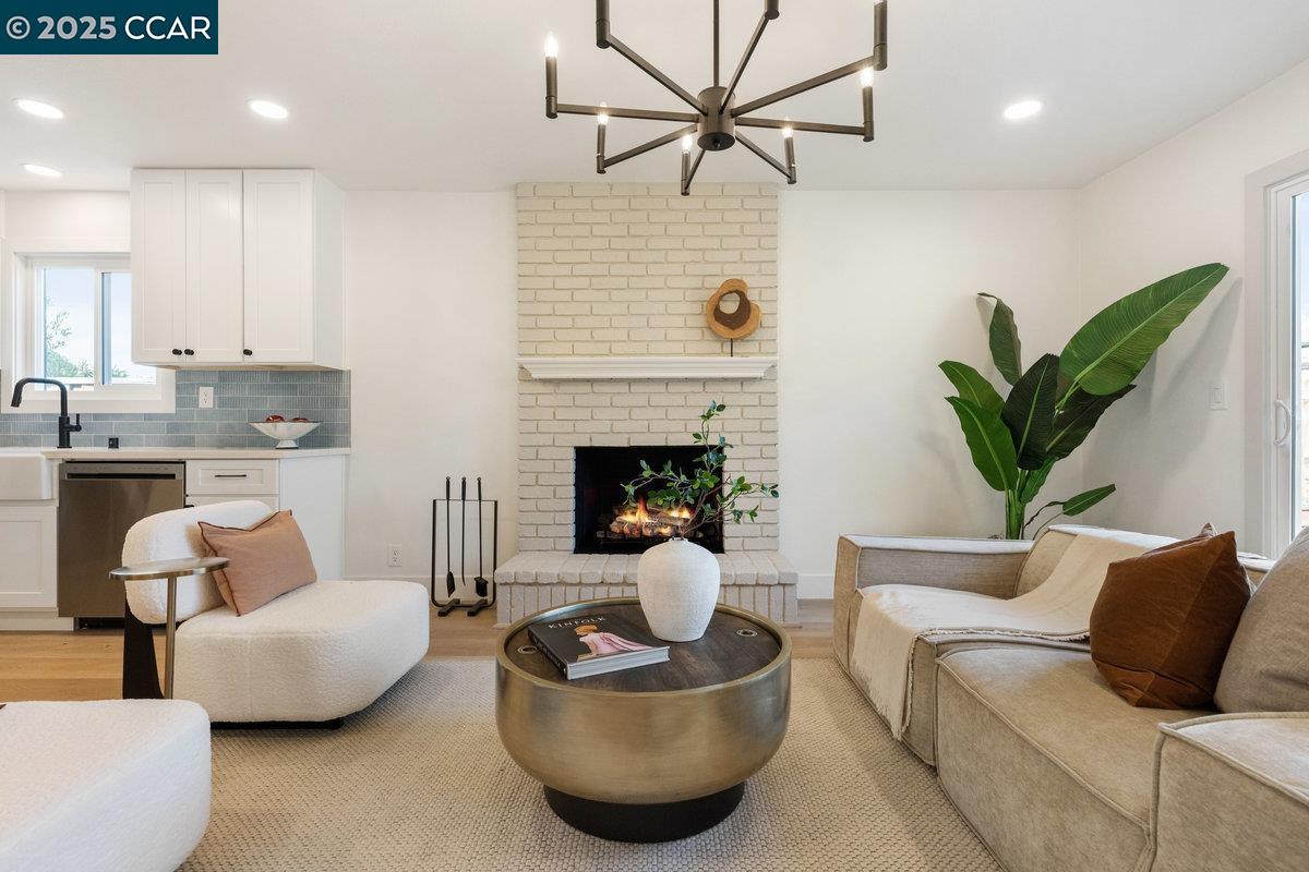 Detail Gallery Image 14 of 37 For 3163 Christopher Way, San Ramon,  CA 94583 - 4 Beds | 2 Baths