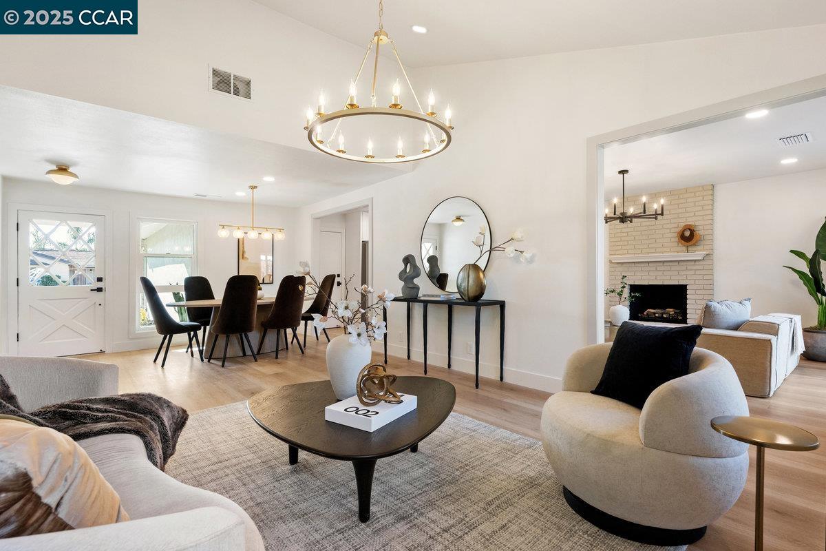 Detail Gallery Image 3 of 37 For 3163 Christopher Way, San Ramon,  CA 94583 - 4 Beds | 2 Baths