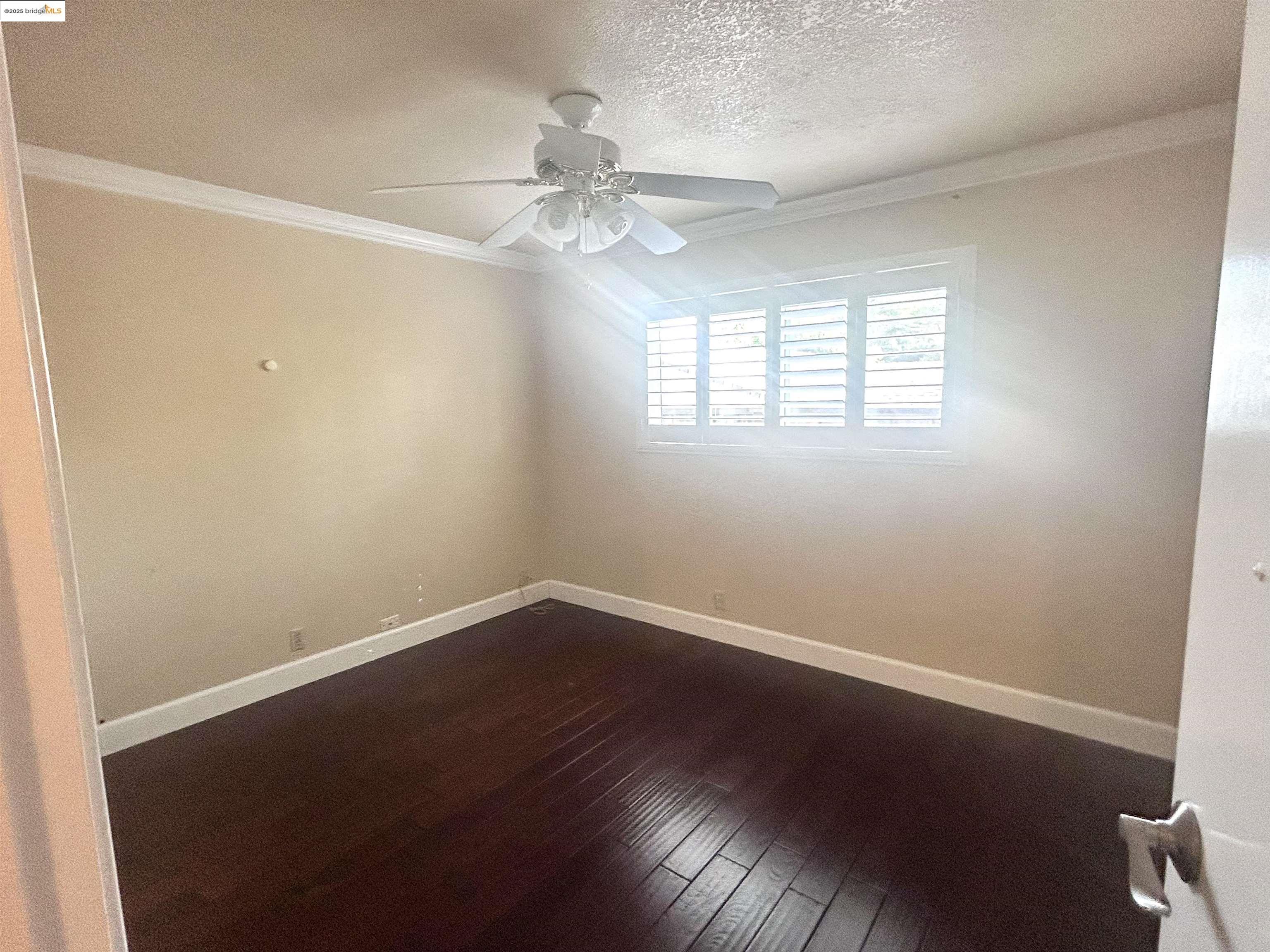 Detail Gallery Image 14 of 27 For 516 Webster Dr, Martinez,  CA 94553 - 4 Beds | 2 Baths