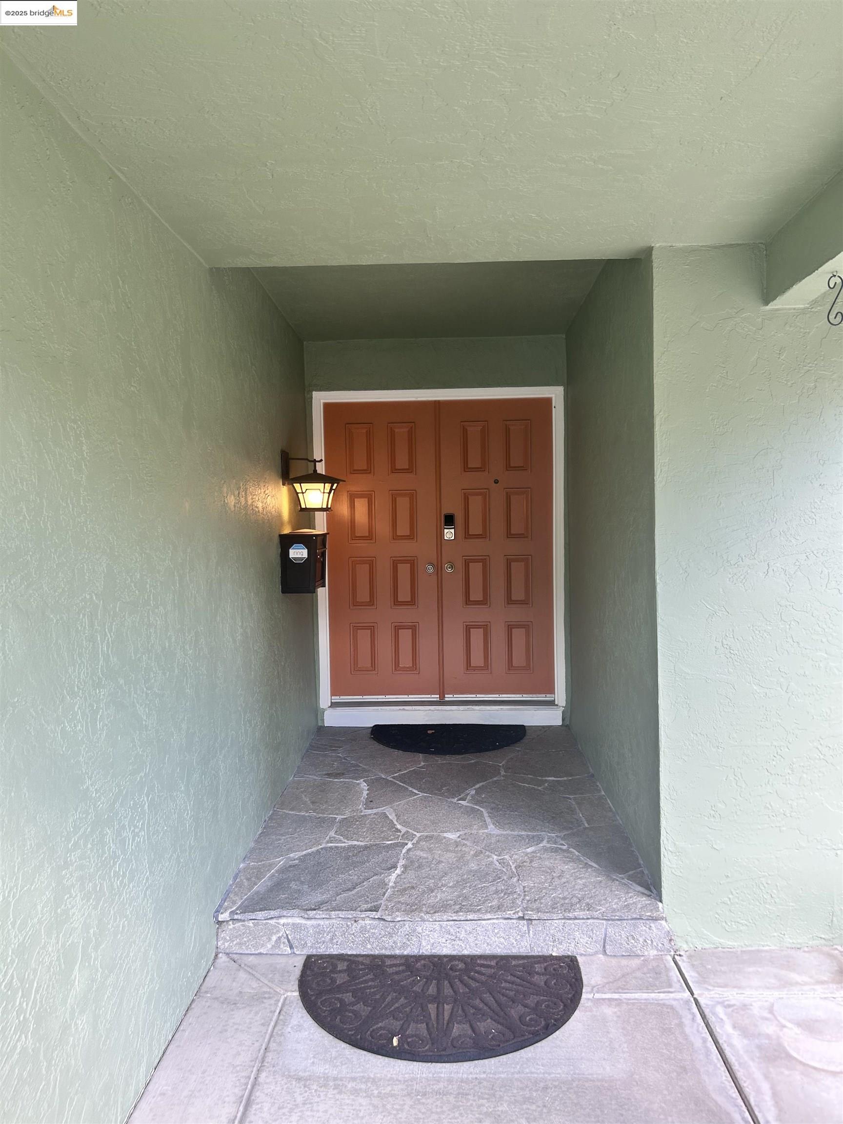 Detail Gallery Image 3 of 27 For 516 Webster Dr, Martinez,  CA 94553 - 4 Beds | 2 Baths