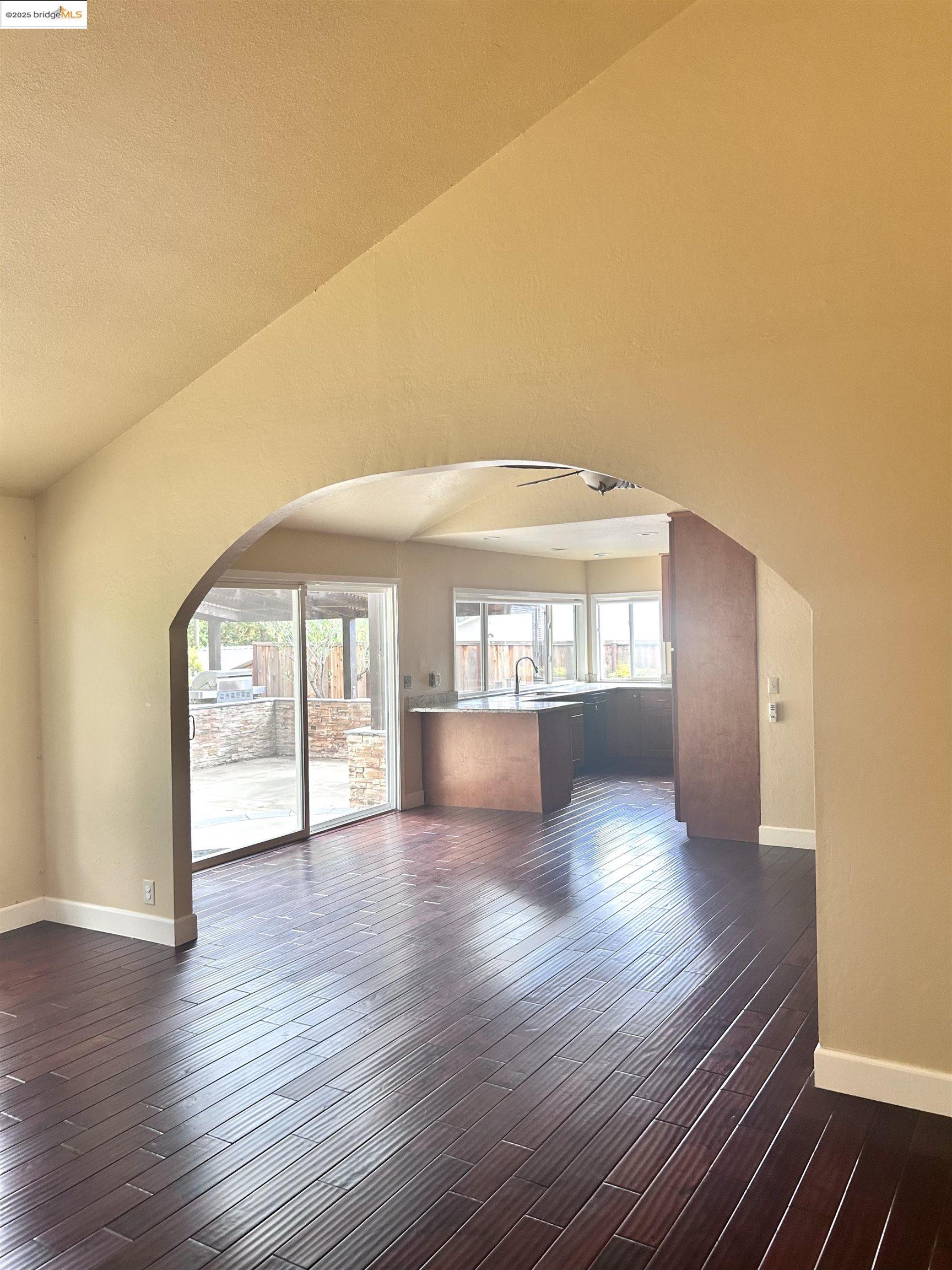 Detail Gallery Image 6 of 27 For 516 Webster Dr, Martinez,  CA 94553 - 4 Beds | 2 Baths