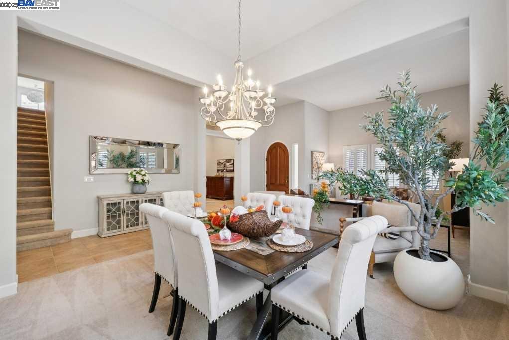 Detail Gallery Image 8 of 38 For 960 Maplegate Ct., Concord,  CA 94521 - 5 Beds | 3/1 Baths