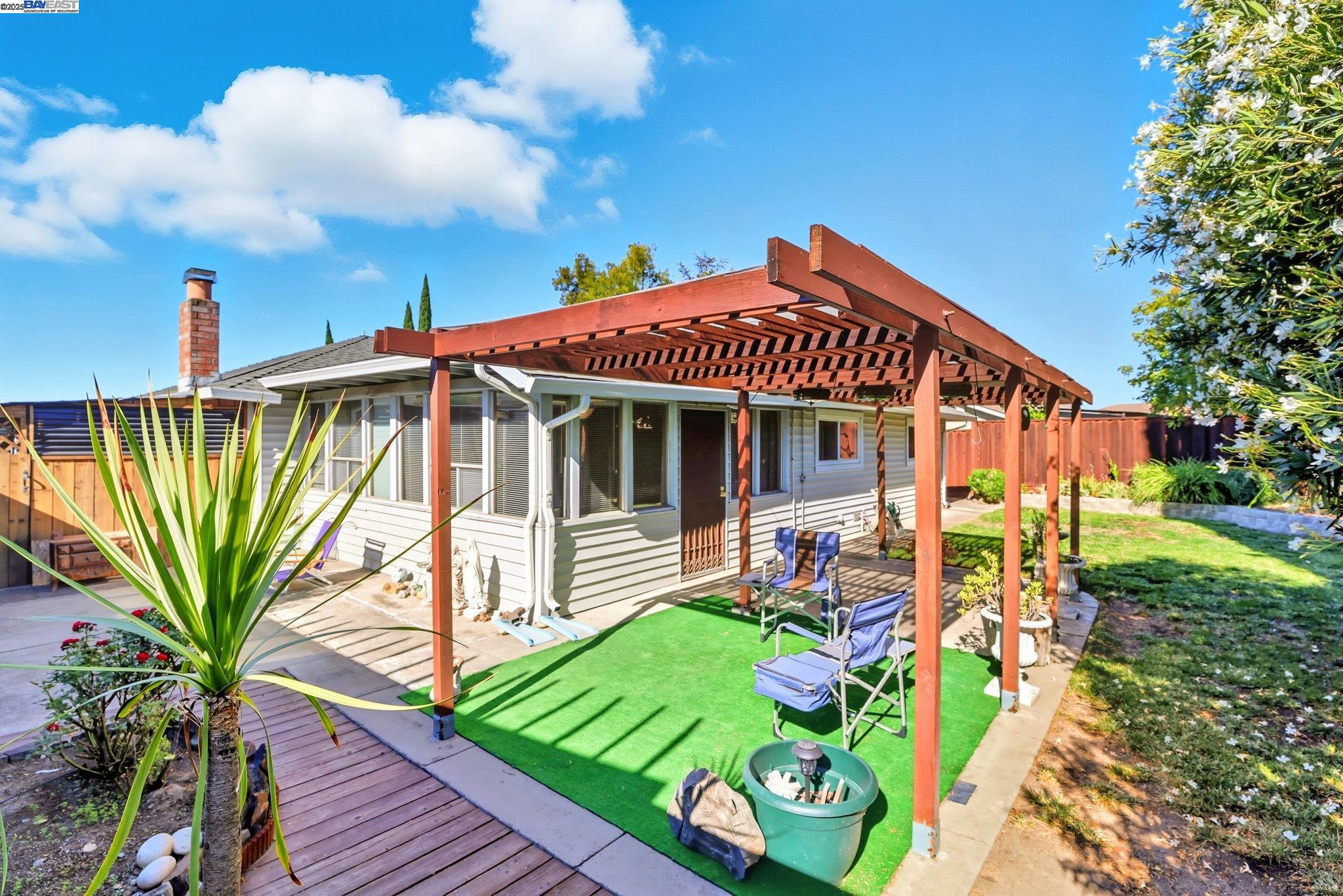 Detail Gallery Image 31 of 34 For 2135 Bluebell Drive, Livermore,  CA 94551 - 3 Beds | 2 Baths