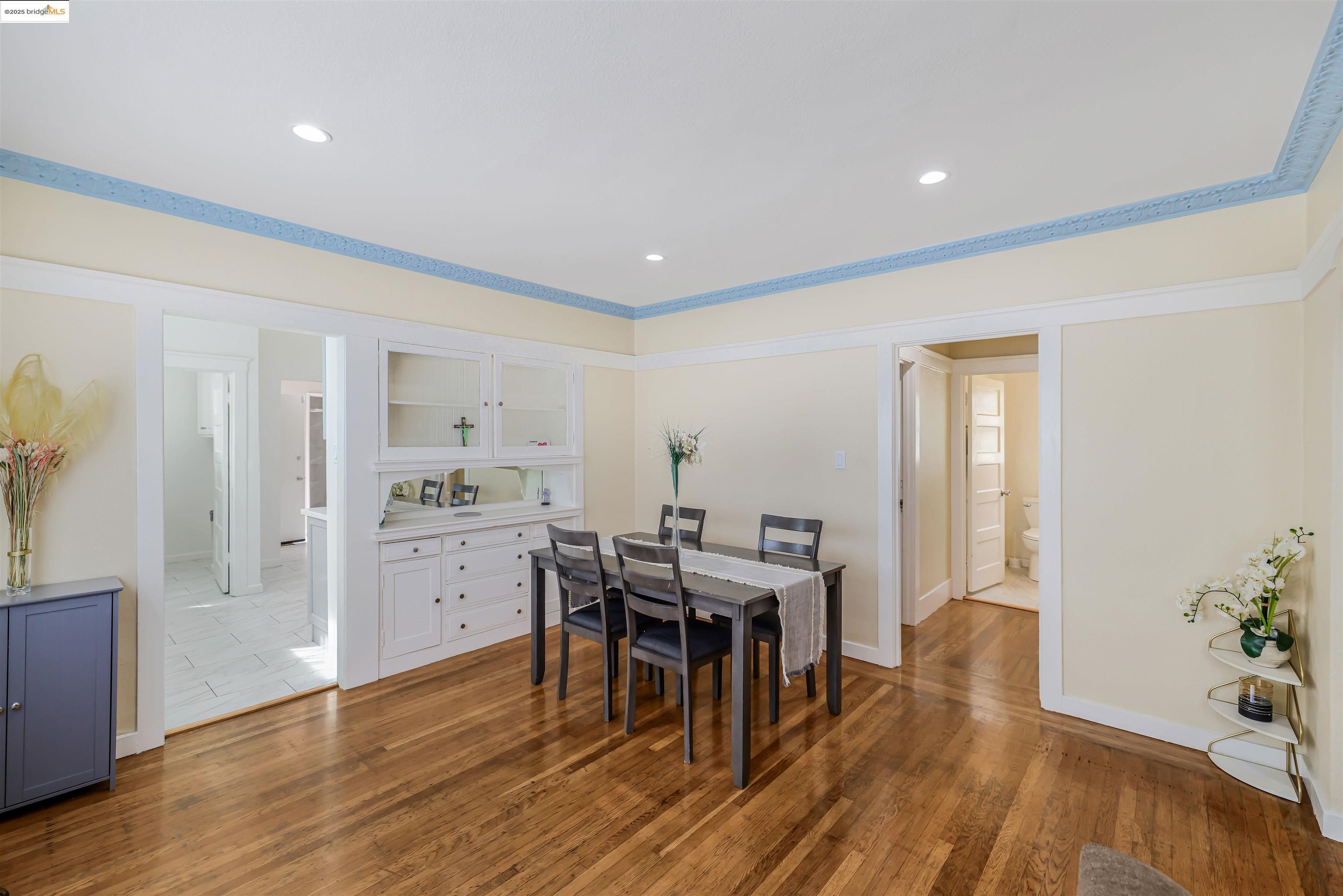Detail Gallery Image 12 of 49 For 6007 San Pablo Ave, Oakland,  CA 94608 - 3 Beds | 2 Baths