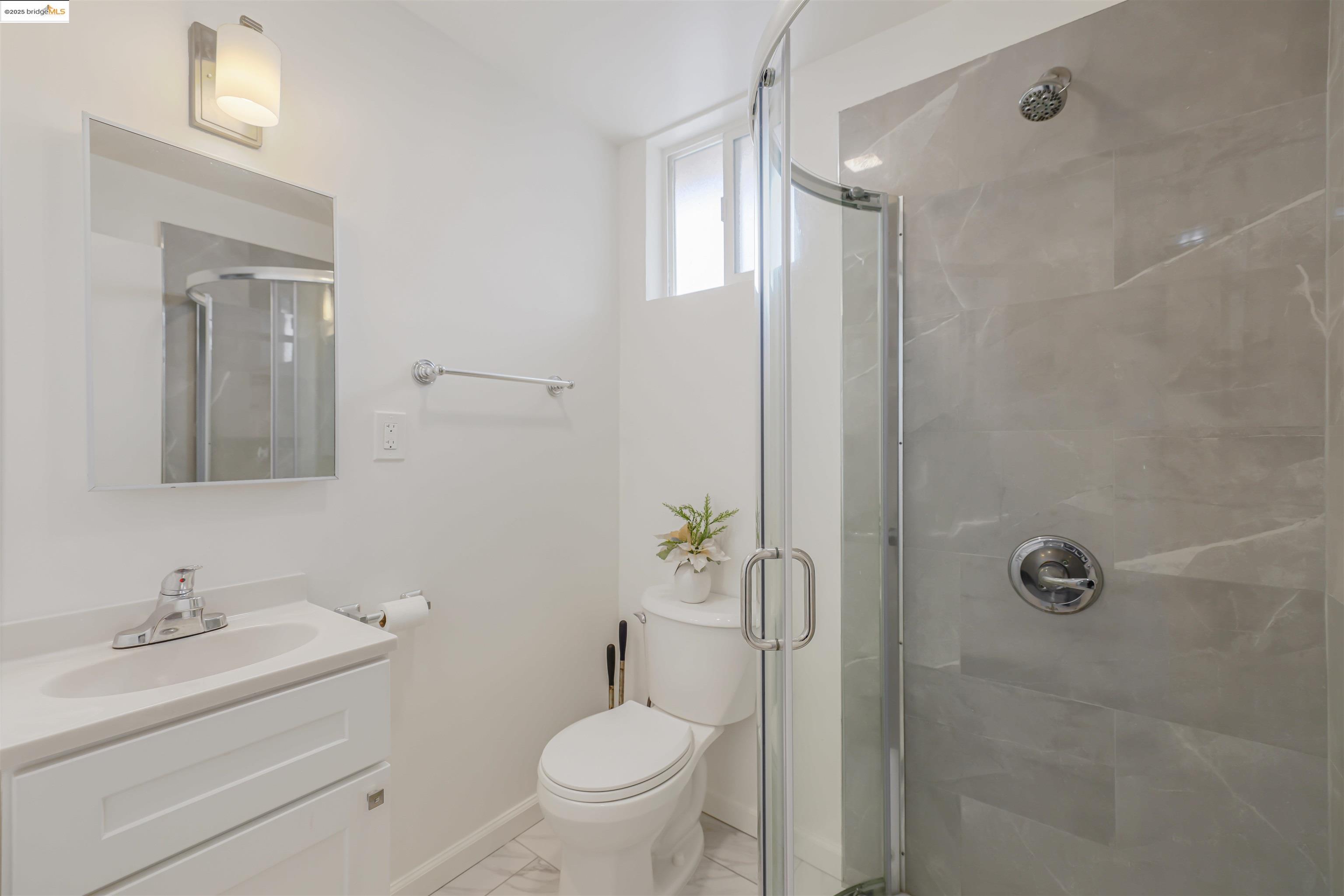 Detail Gallery Image 26 of 49 For 6007 San Pablo Ave, Oakland,  CA 94608 - 3 Beds | 2 Baths
