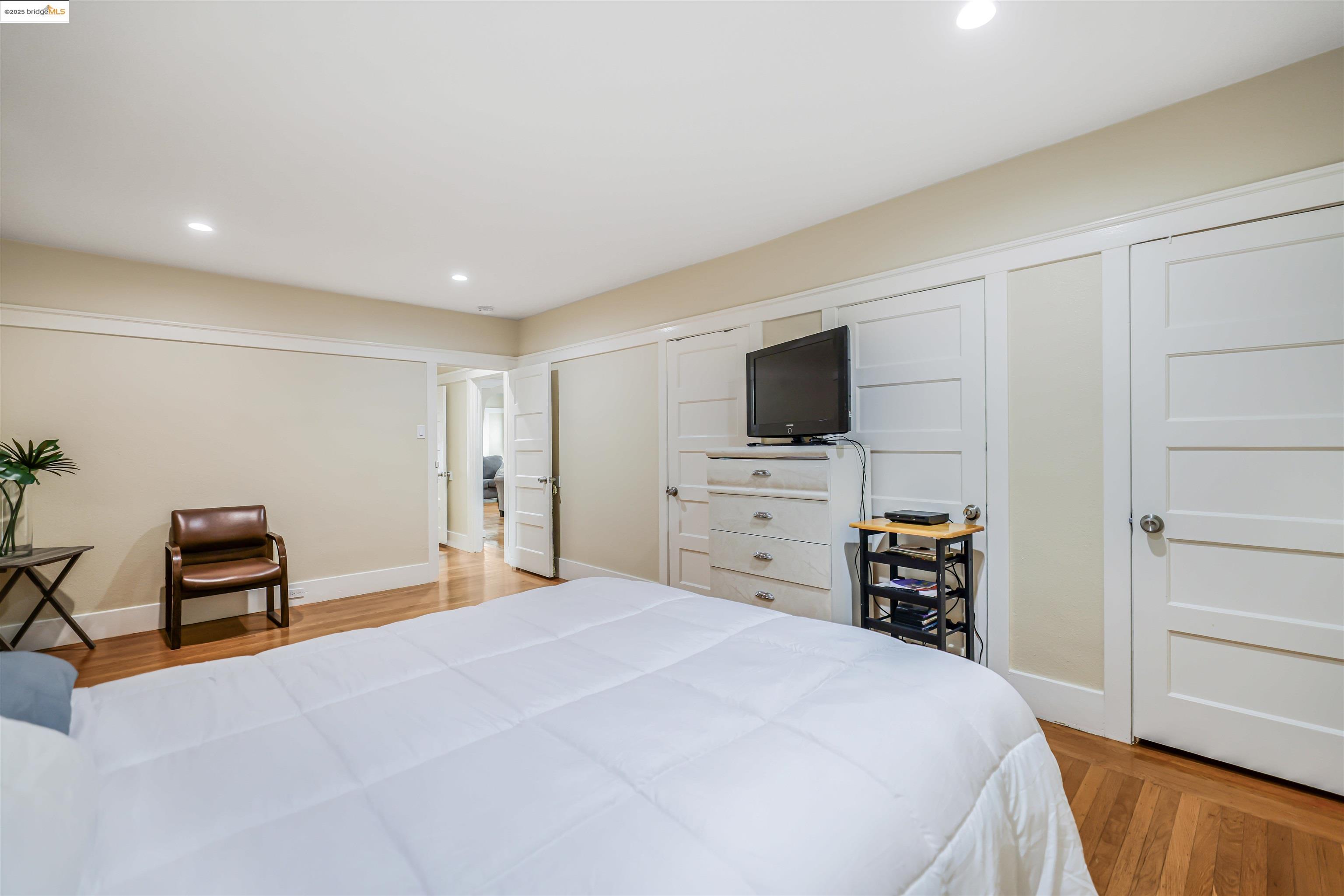 Detail Gallery Image 38 of 49 For 6007 San Pablo Ave, Oakland,  CA 94608 - 3 Beds | 2 Baths