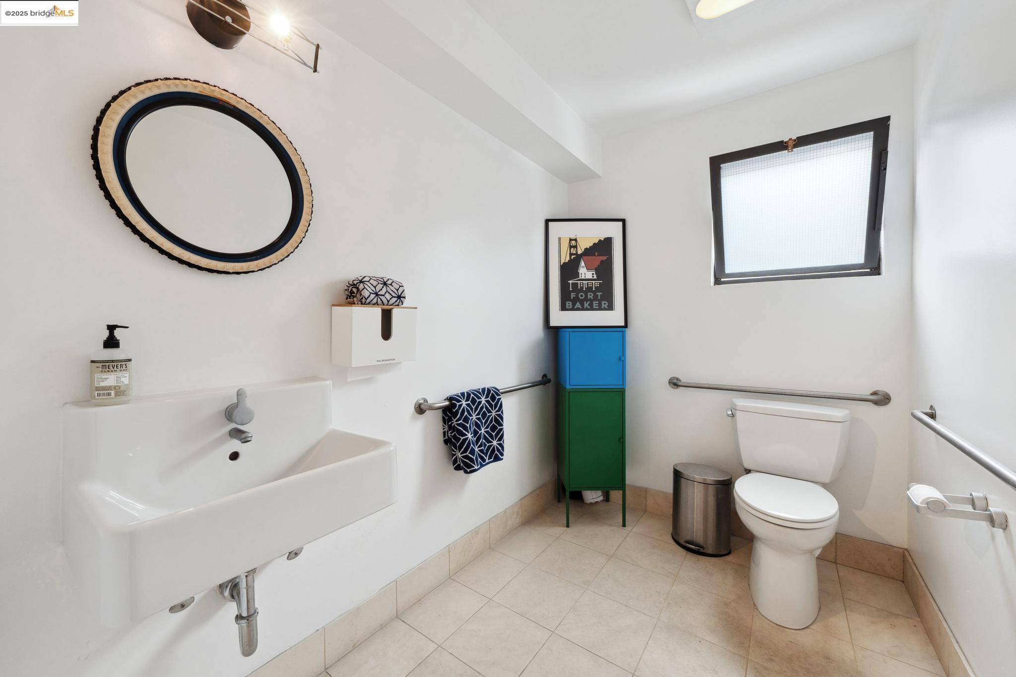 Detail Gallery Image 14 of 35 For 1010 Grayson, Berkeley,  CA 94710 - 2 Beds | 0/1 Baths