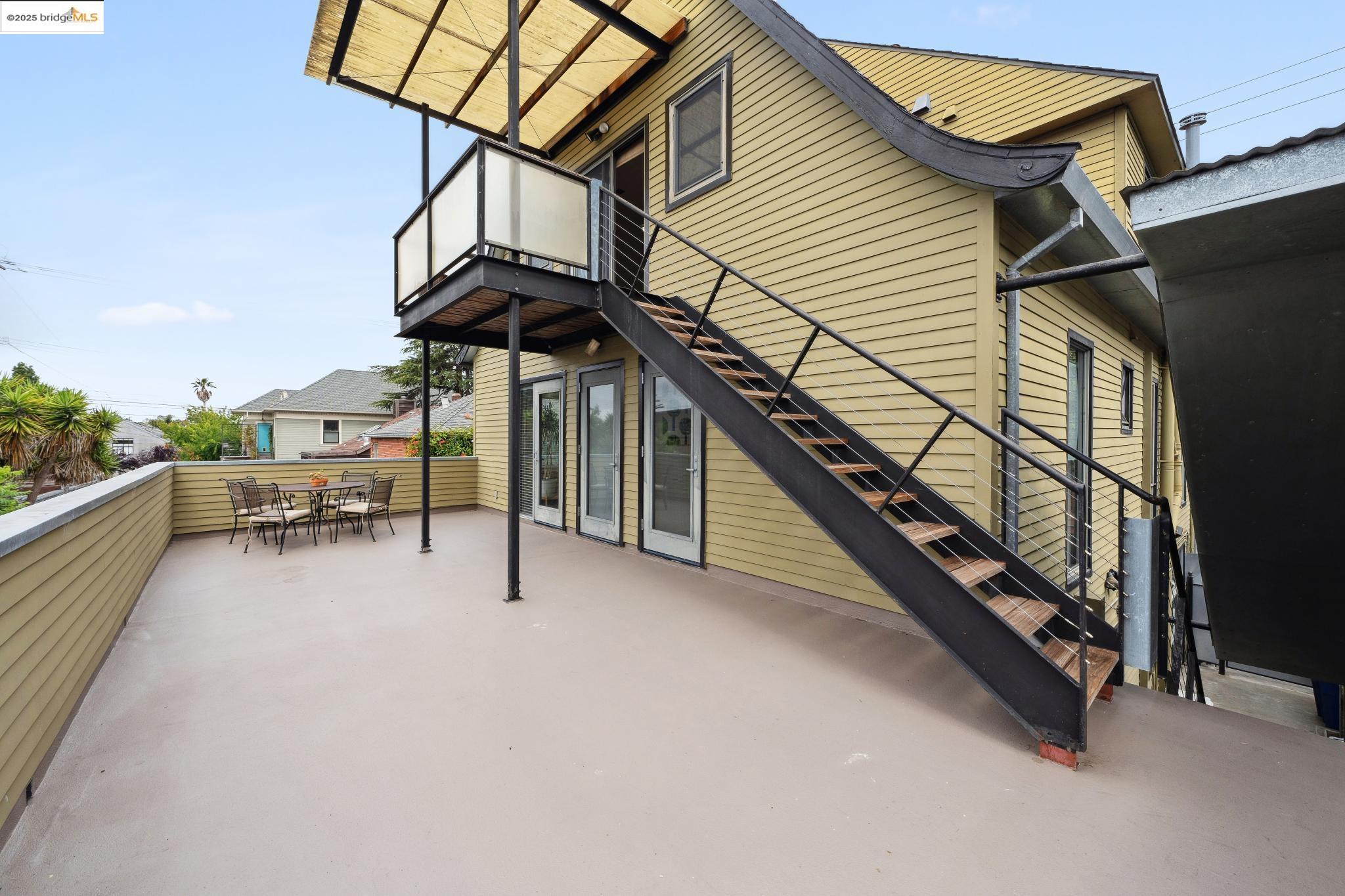 Detail Gallery Image 18 of 35 For 1010 Grayson, Berkeley,  CA 94710 - 2 Beds | 0/1 Baths