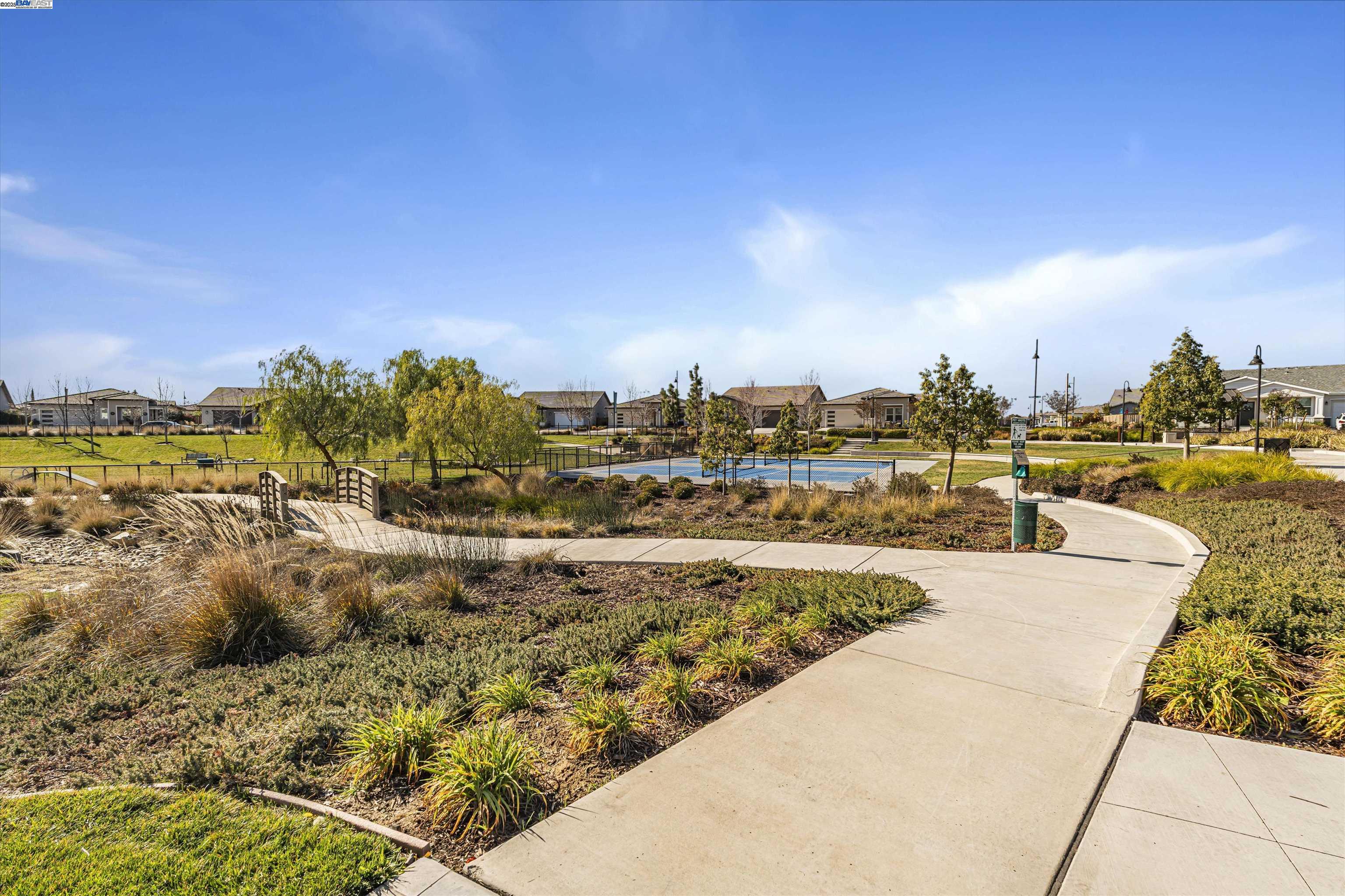 Detail Gallery Image 30 of 36 For 1255 Parkcrest, Manteca,  CA 95336 - 3 Beds | 2/1 Baths