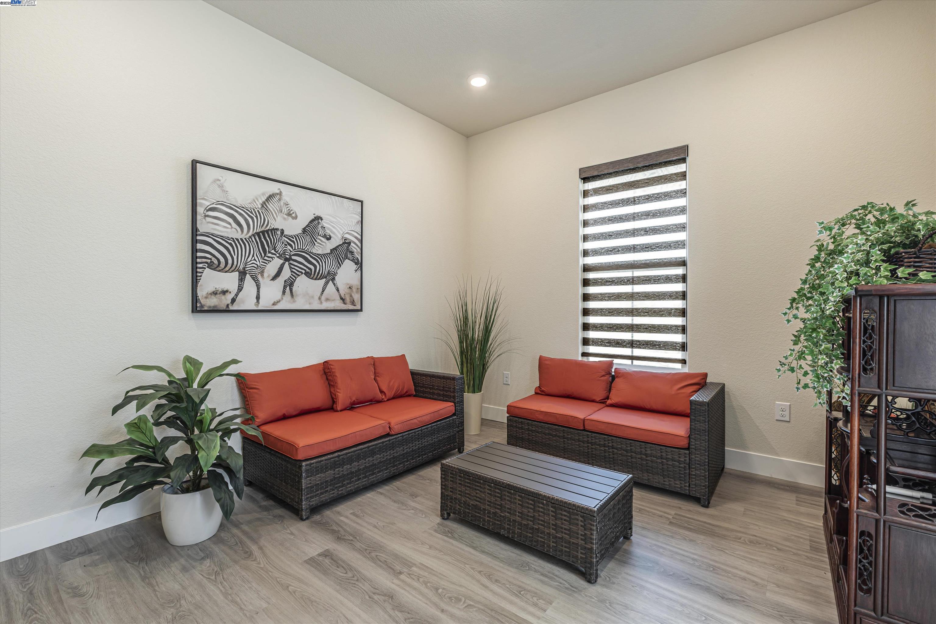 Detail Gallery Image 8 of 36 For 1255 Parkcrest, Manteca,  CA 95336 - 3 Beds | 2/1 Baths