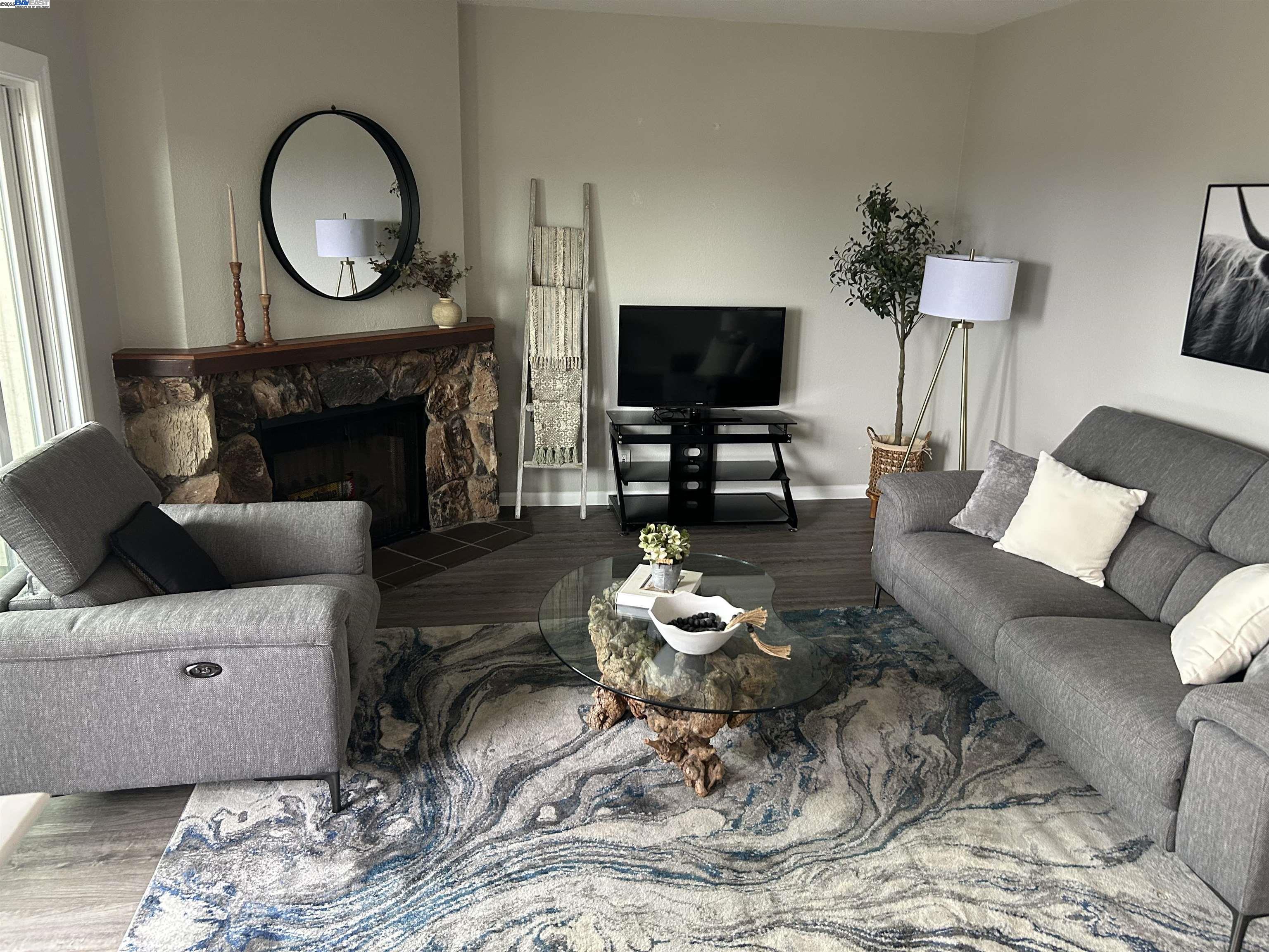 Detail Gallery Image 9 of 32 For 21117 Gary Dr #106,  Hayward,  CA 94546 - 1 Beds | 1 Baths