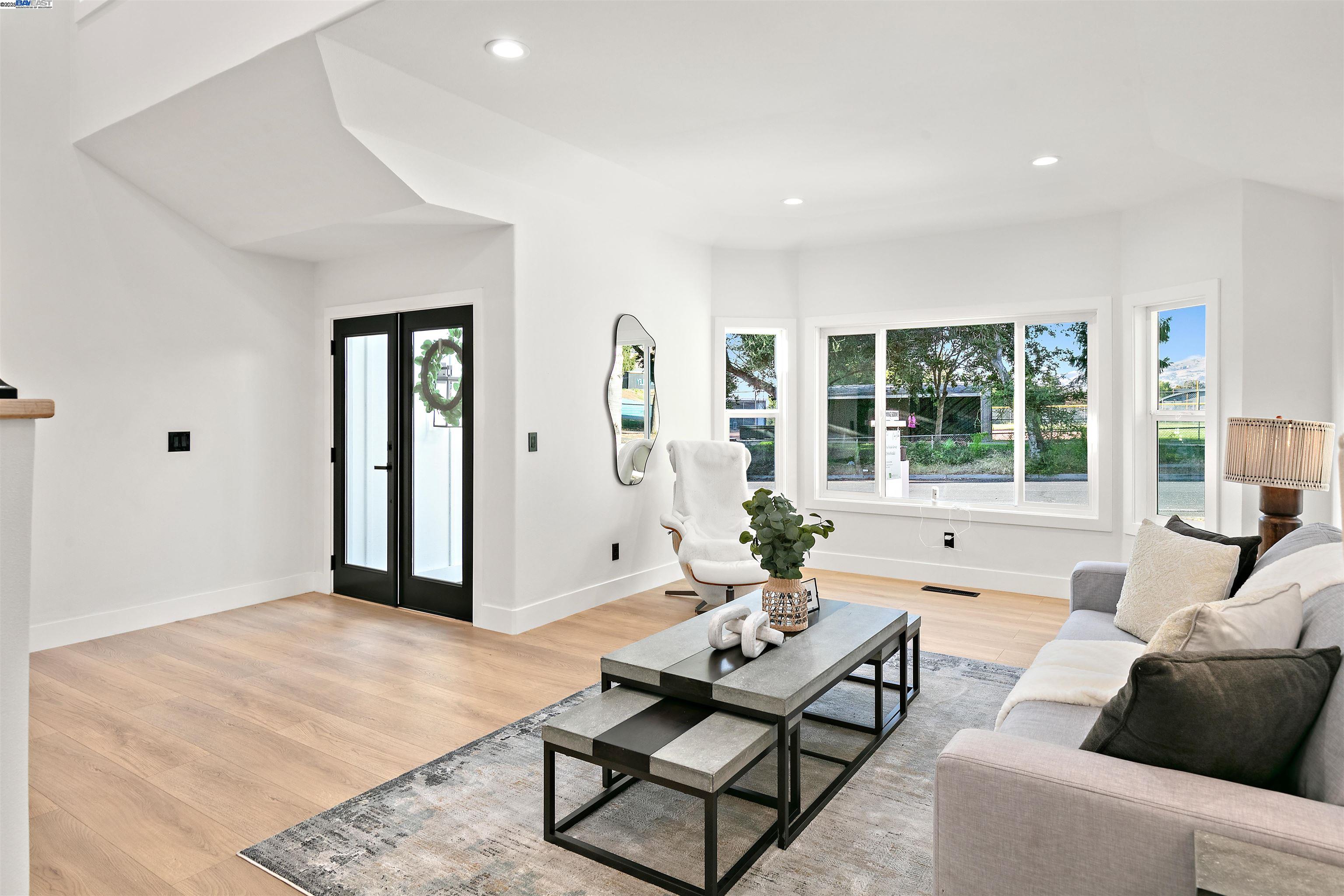 Detail Gallery Image 11 of 60 For 3198 Vintage Crest Dr, San Jose,  CA 95148 - 5 Beds | 3 Baths