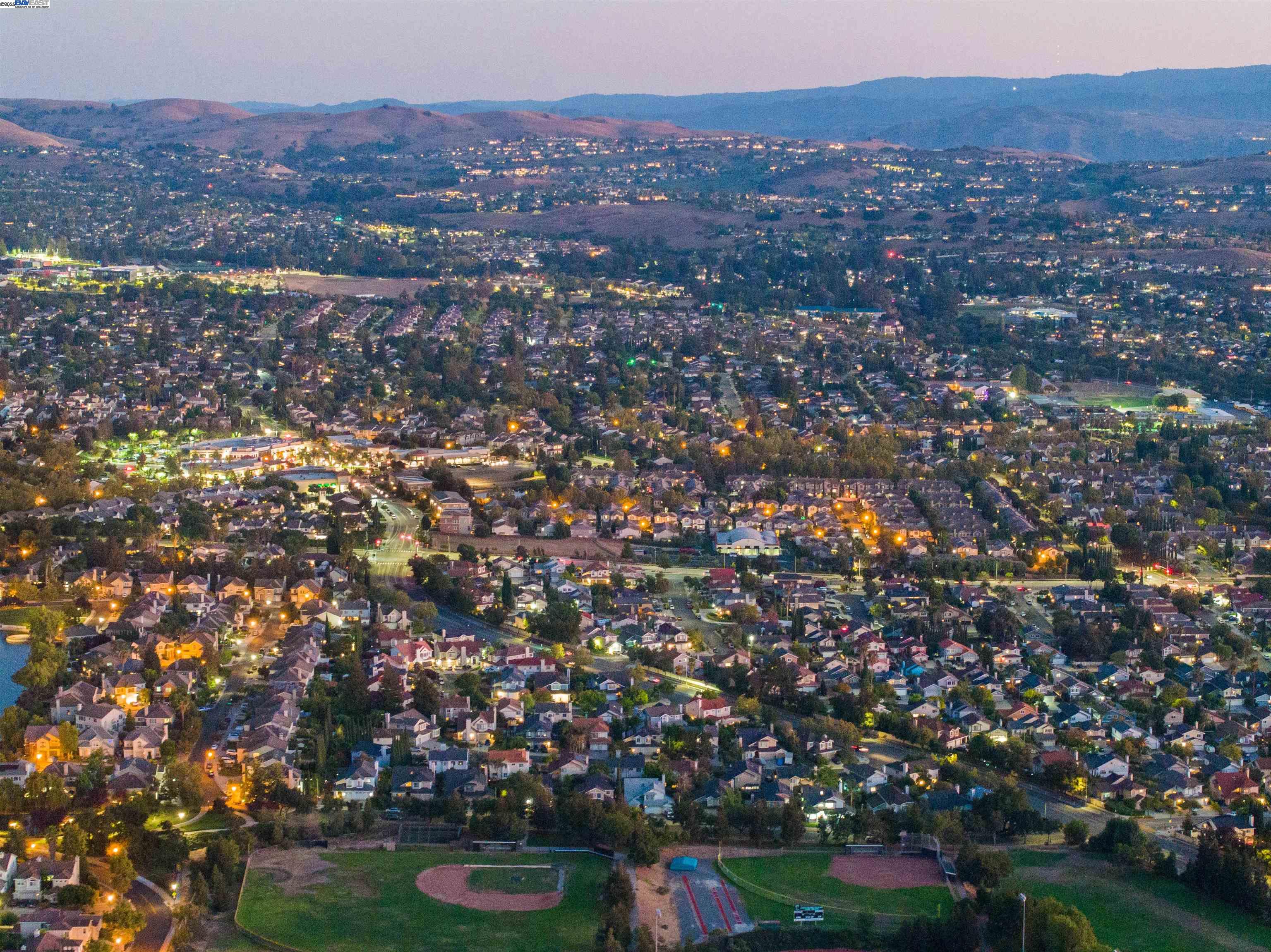 Detail Gallery Image 4 of 60 For 3198 Vintage Crest Dr, San Jose,  CA 95148 - 5 Beds | 3 Baths