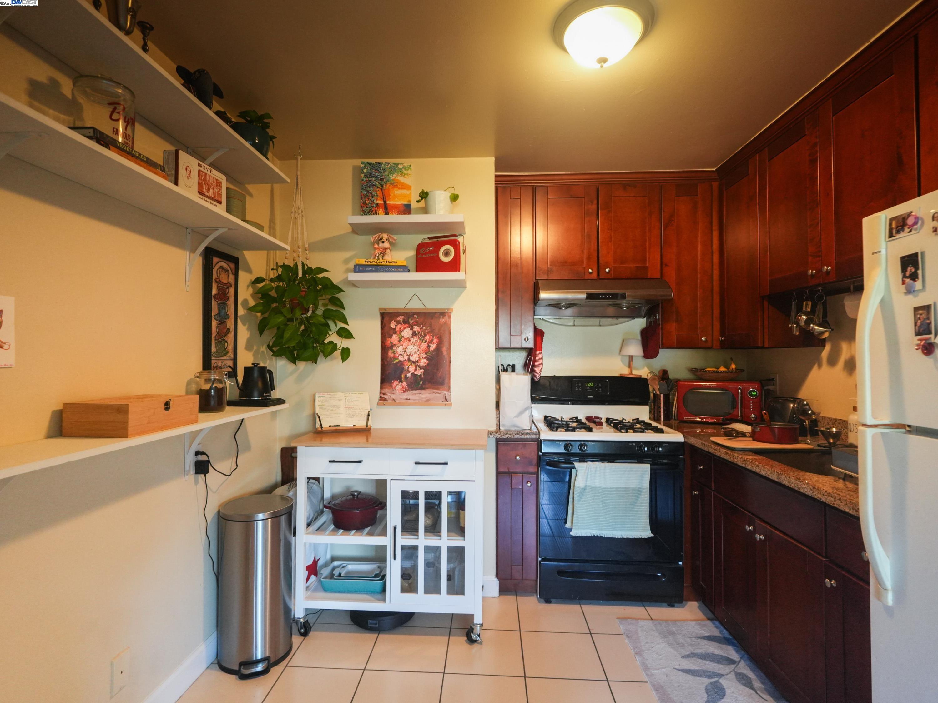 Detail Gallery Image 11 of 37 For 3026 Richmond Blvd, Oakland,  CA 94611 - – Beds | – Baths