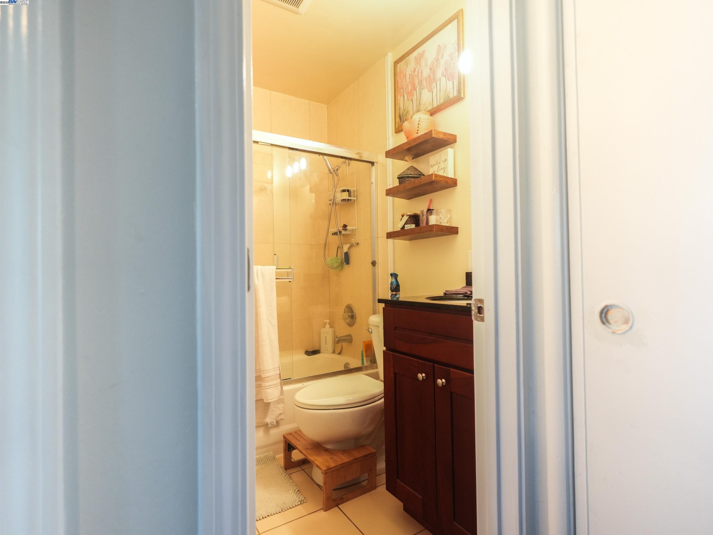 Detail Gallery Image 13 of 37 For 3026 Richmond Blvd, Oakland,  CA 94611 - – Beds | – Baths