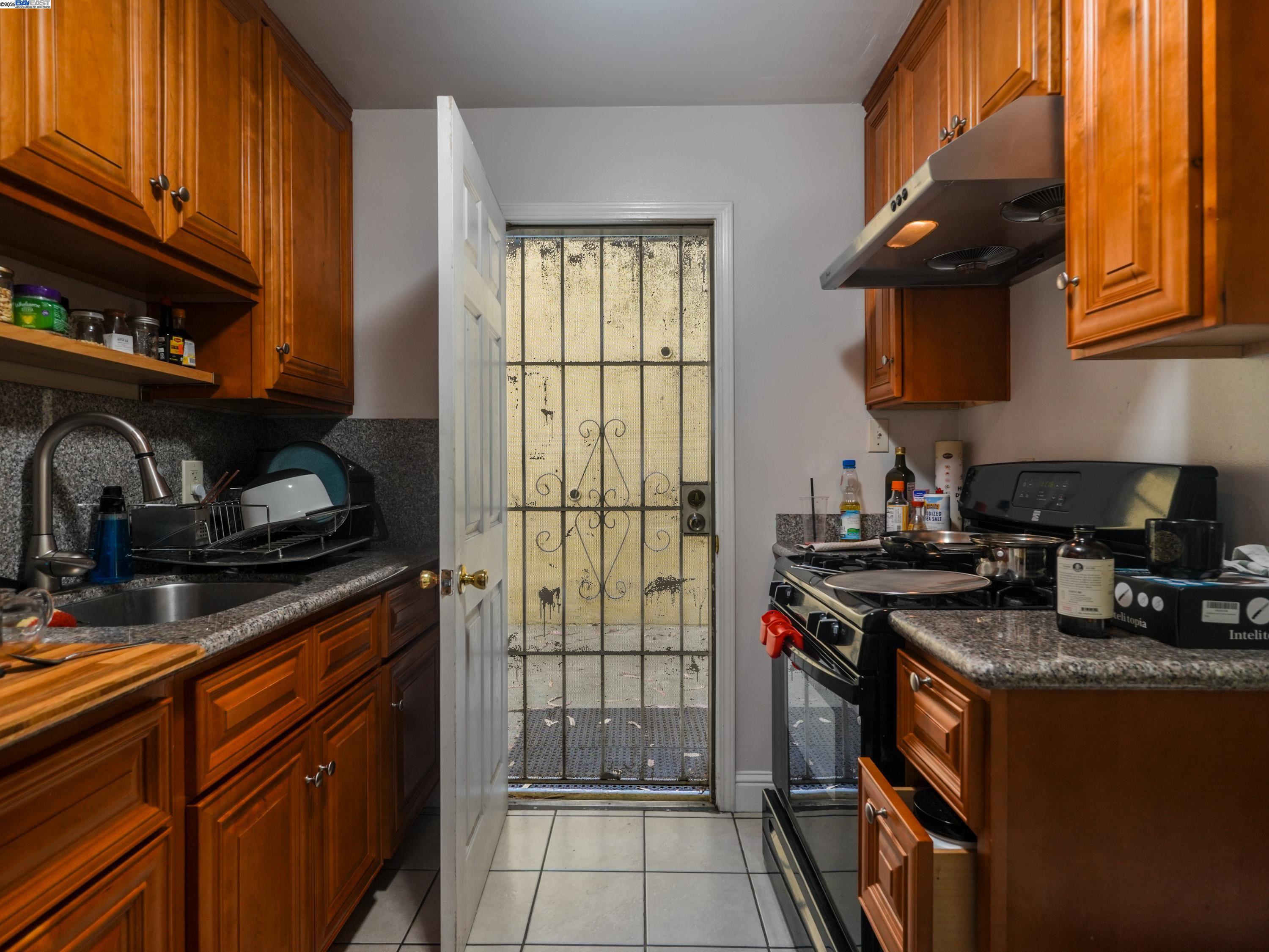 Detail Gallery Image 19 of 37 For 3026 Richmond Blvd, Oakland,  CA 94611 - – Beds | – Baths