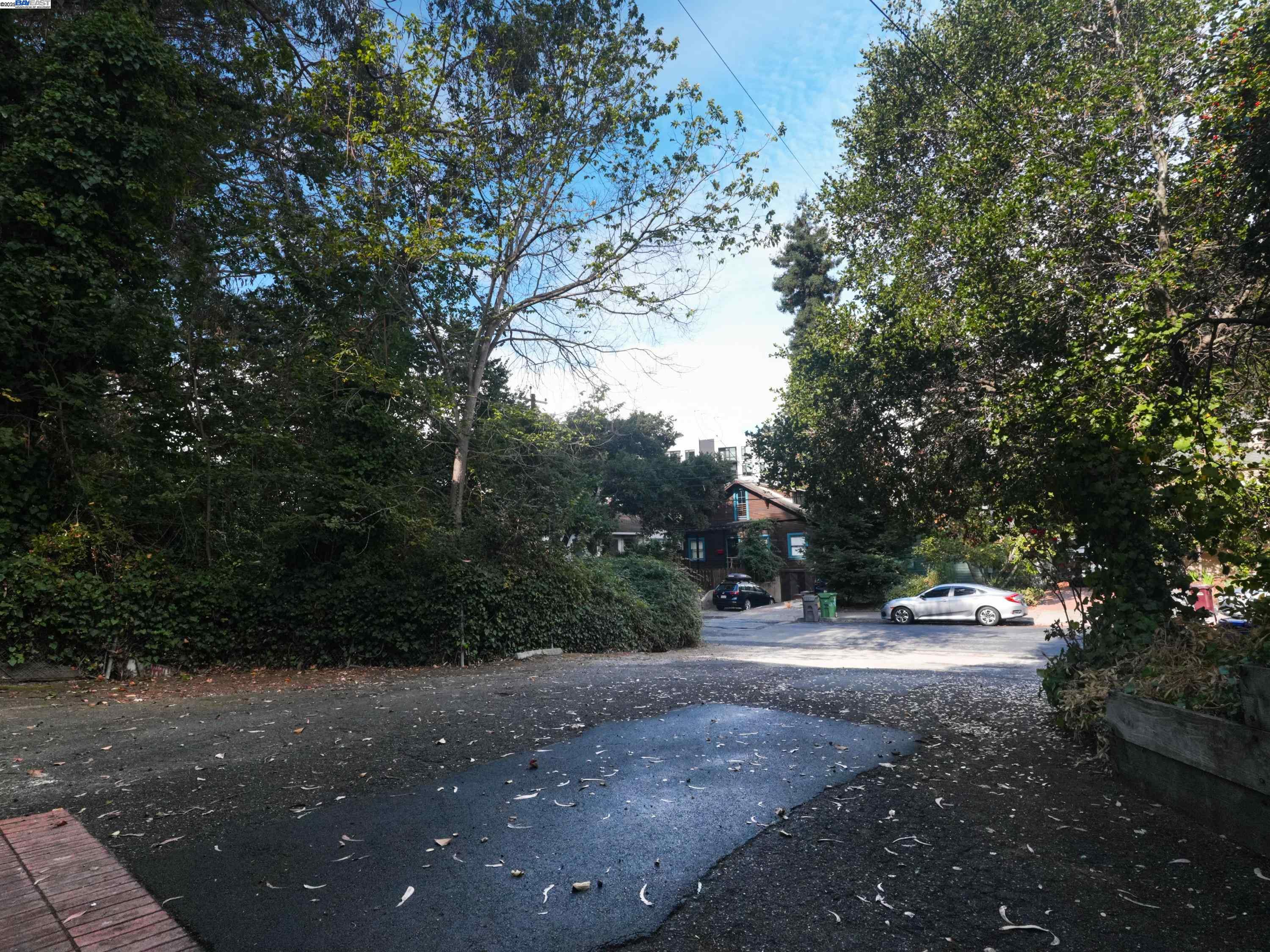 Detail Gallery Image 4 of 37 For 3026 Richmond Blvd, Oakland,  CA 94611 - – Beds | – Baths