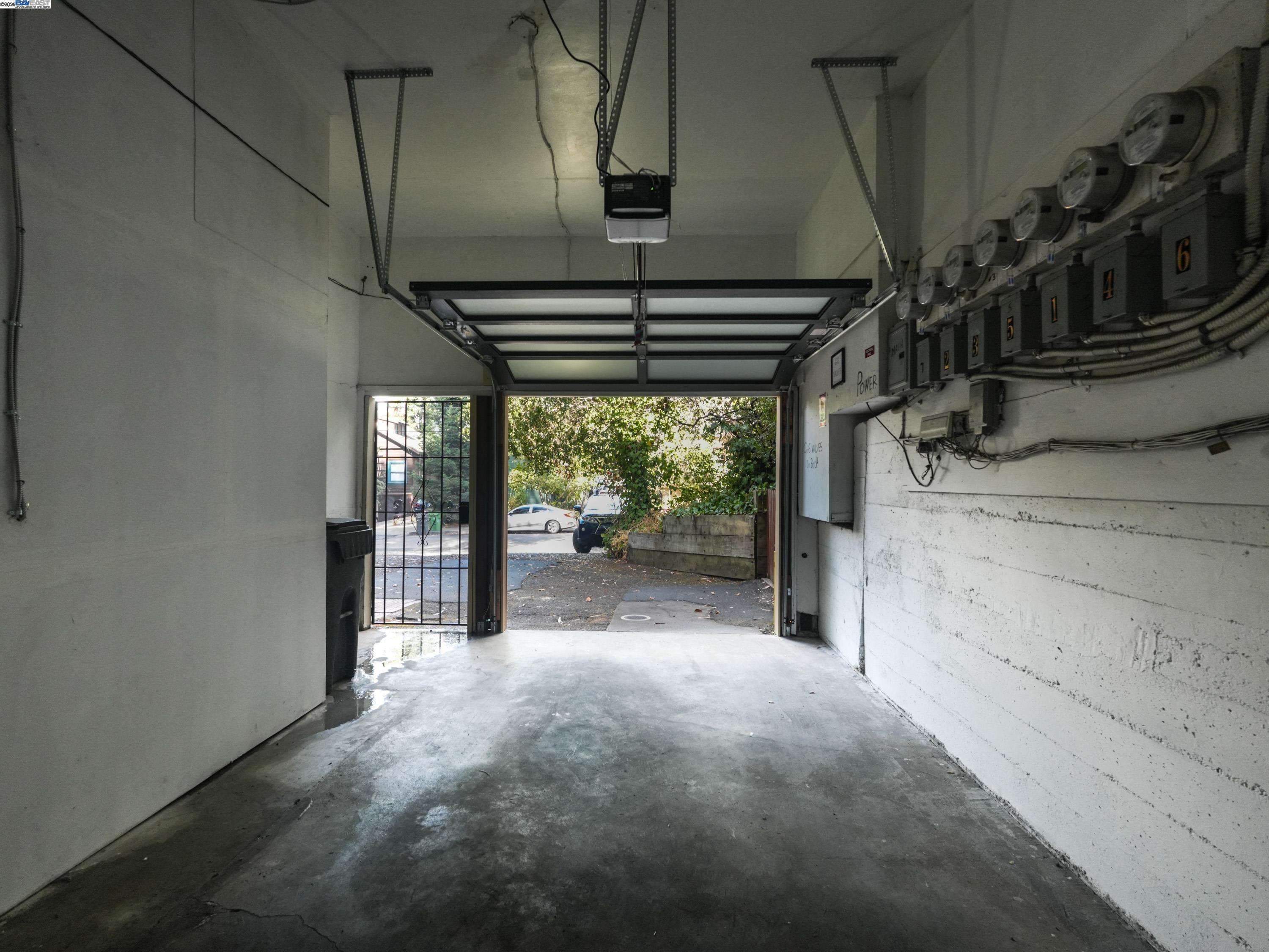 Detail Gallery Image 33 of 37 For 3026 Richmond Blvd, Oakland,  CA 94611 - – Beds | – Baths