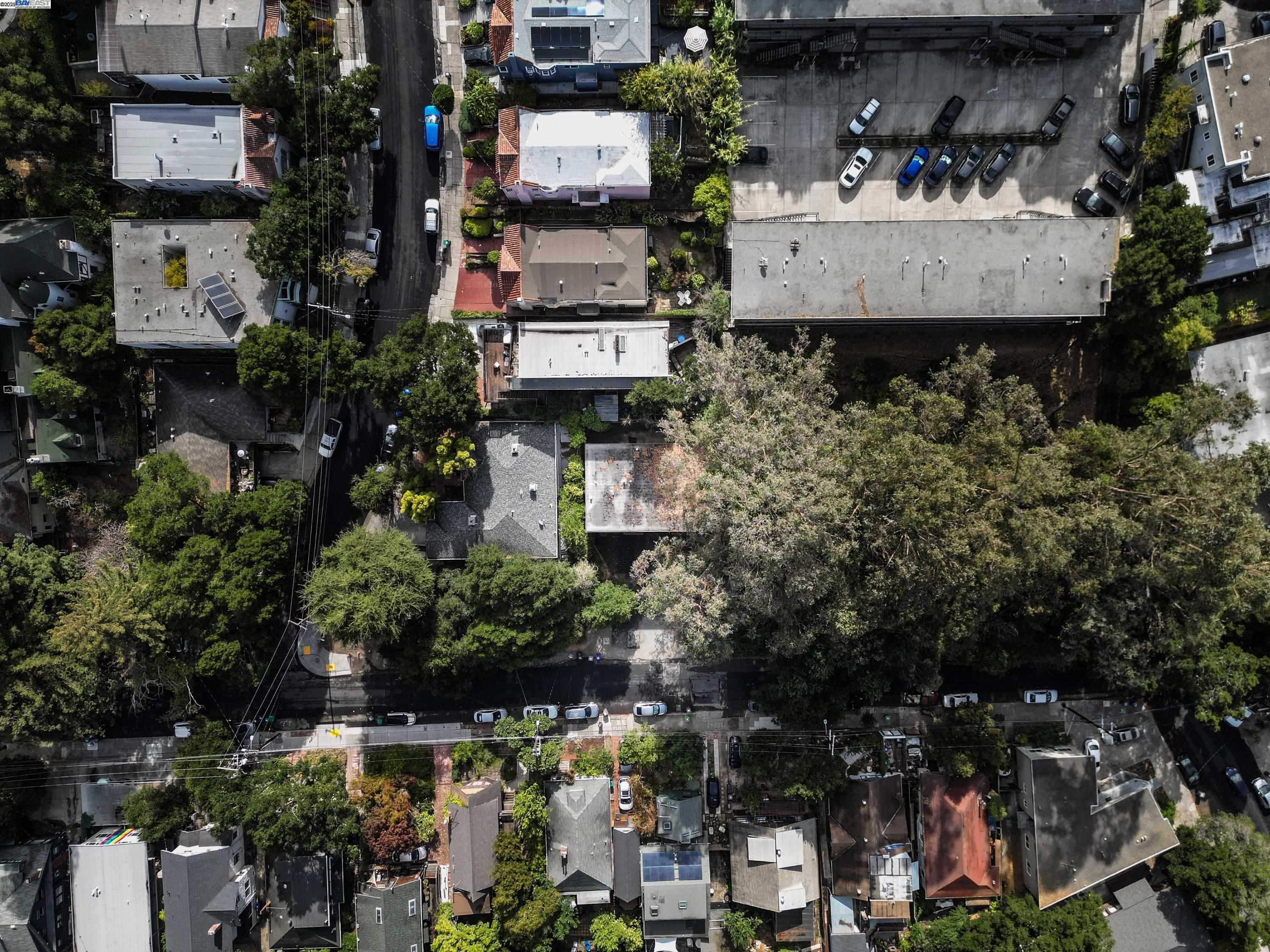 Detail Gallery Image 34 of 37 For 3026 Richmond Blvd, Oakland,  CA 94611 - – Beds | – Baths