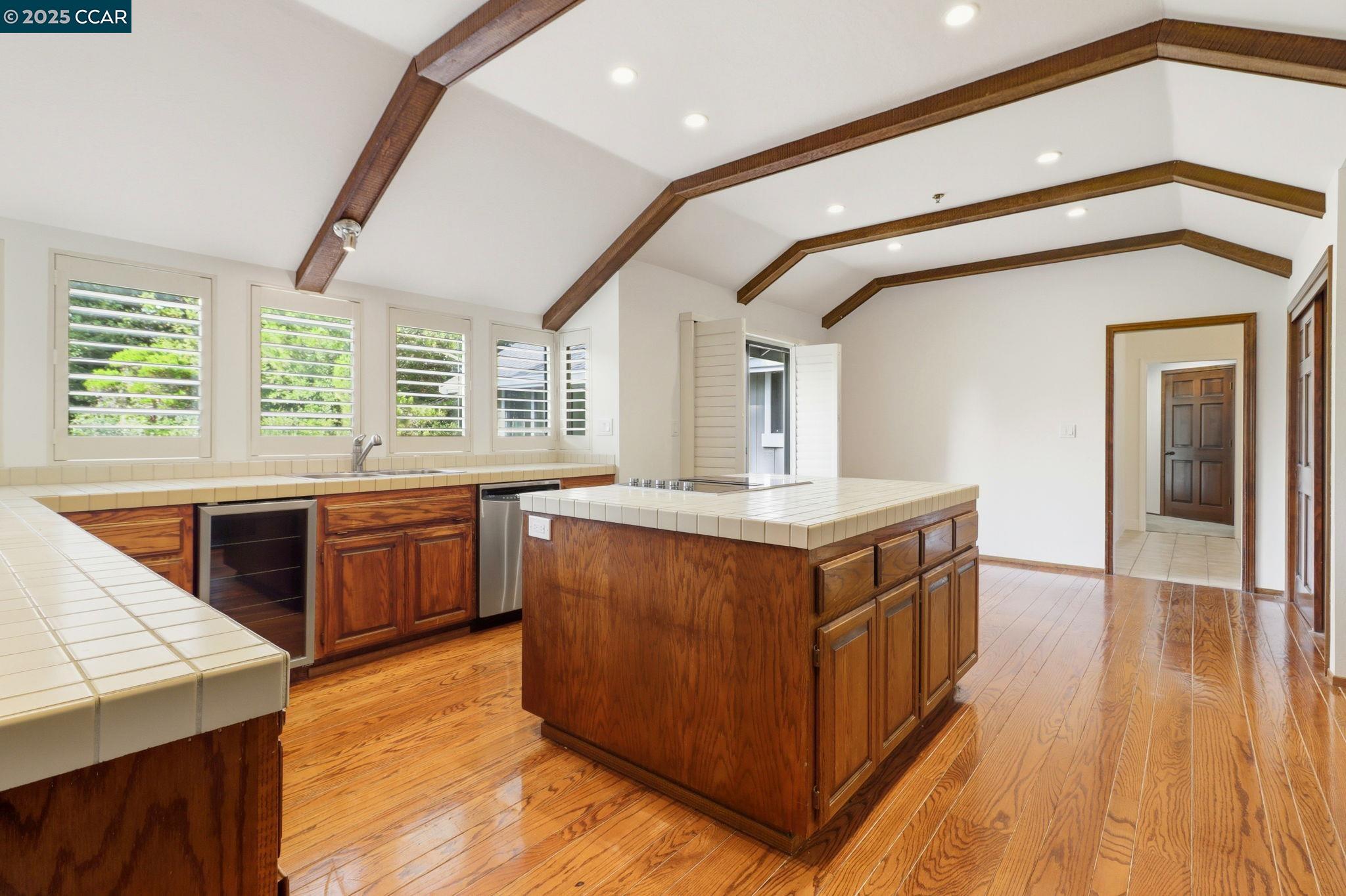 Detail Gallery Image 12 of 36 For 3 Magee Ct, Moraga,  CA 94556 - 4 Beds | 3 Baths