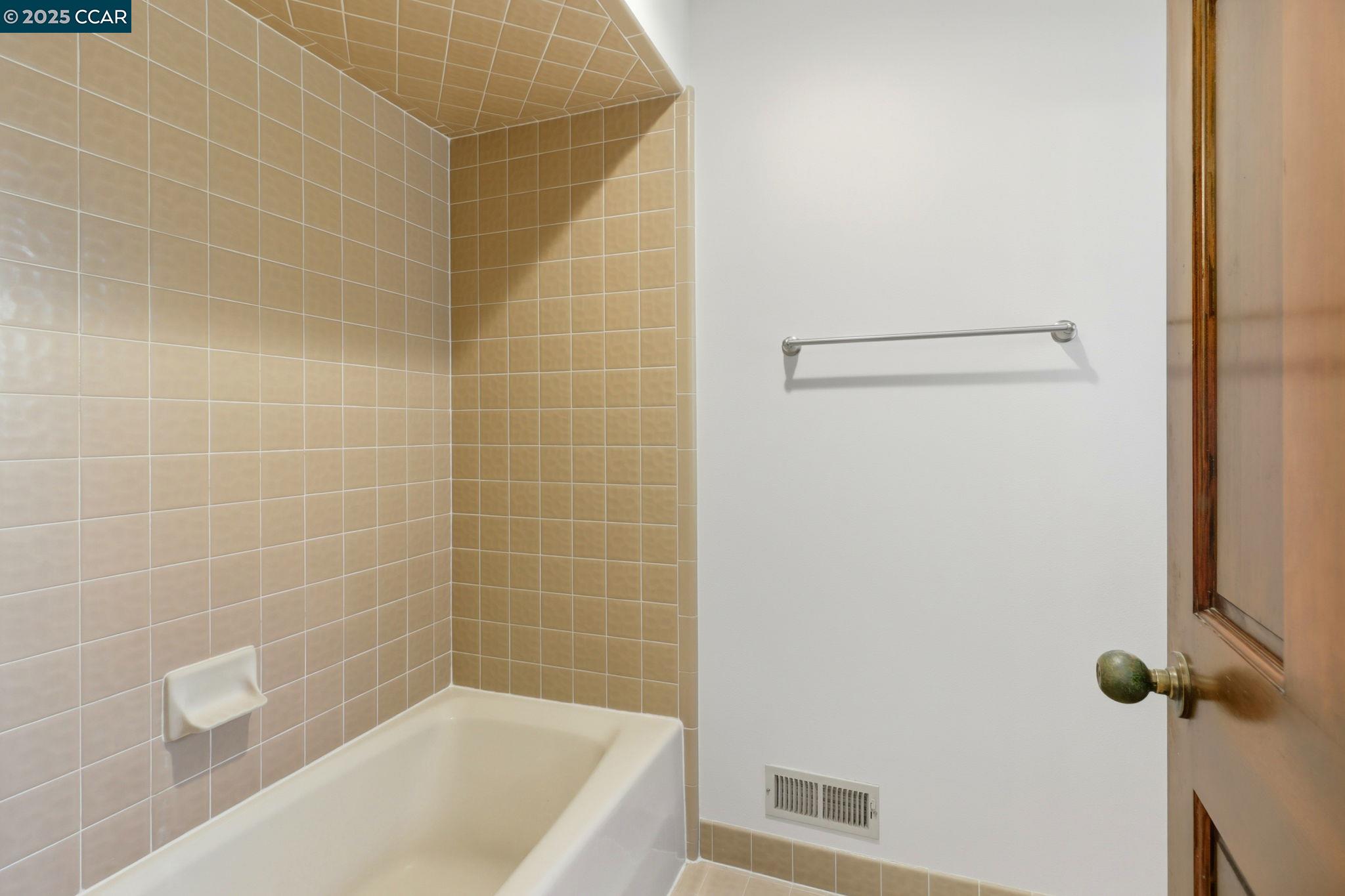 Detail Gallery Image 29 of 36 For 3 Magee Ct, Moraga,  CA 94556 - 4 Beds | 3 Baths