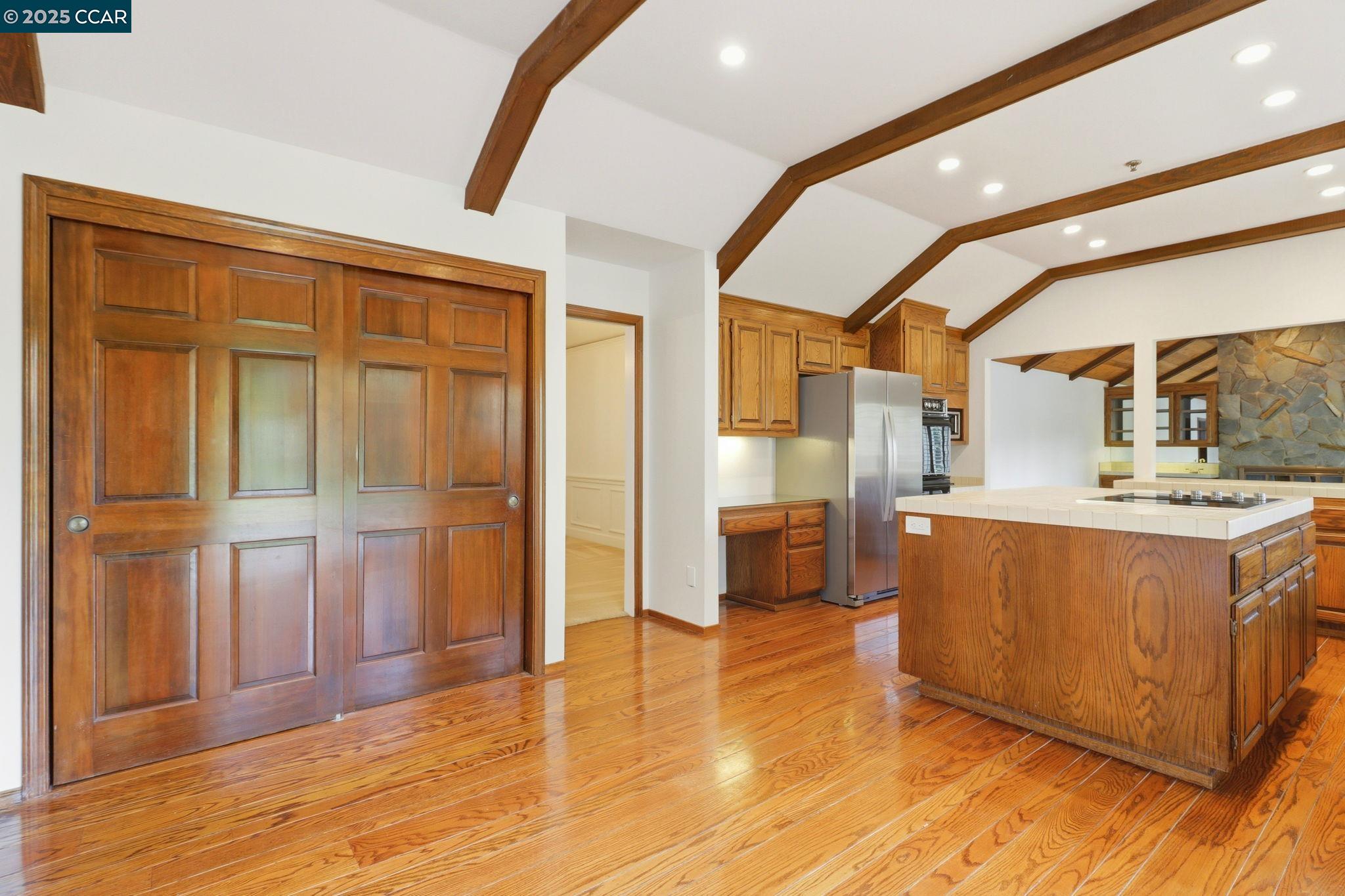 Detail Gallery Image 4 of 36 For 3 Magee Ct, Moraga,  CA 94556 - 4 Beds | 3 Baths