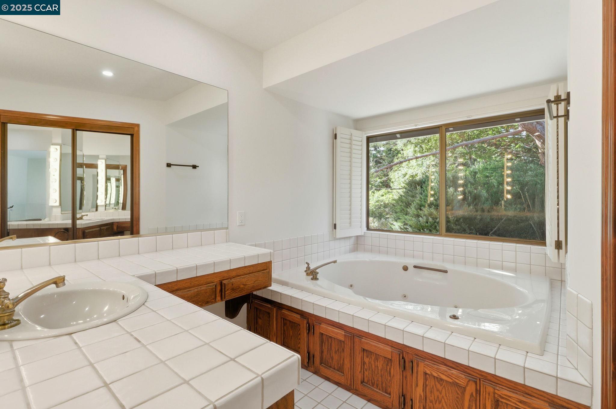 Detail Gallery Image 31 of 36 For 3 Magee Ct, Moraga,  CA 94556 - 4 Beds | 3 Baths