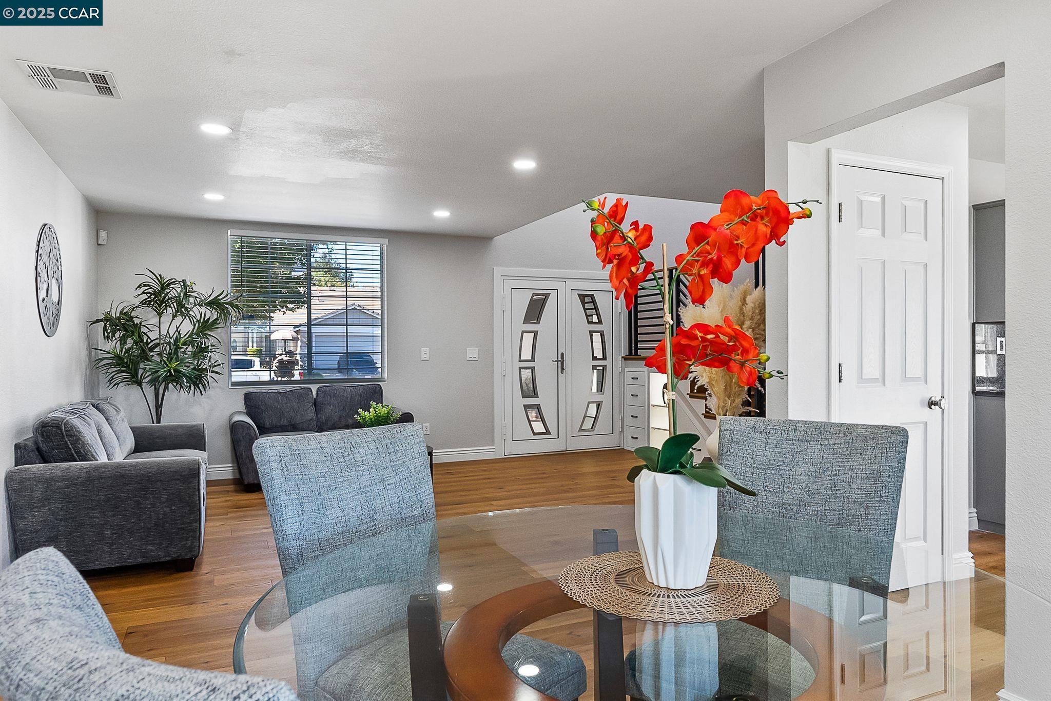 Detail Gallery Image 8 of 50 For 5243 Delta View Way, Antioch,  CA 94531 - 4 Beds | 2/1 Baths