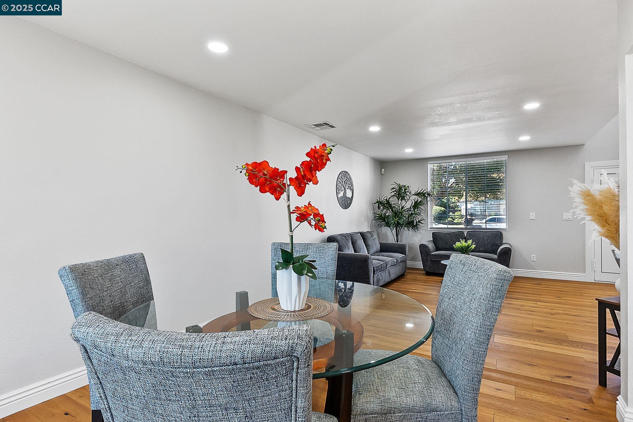 Detail Gallery Image 9 of 50 For 5243 Delta View Way, Antioch,  CA 94531 - 4 Beds | 2/1 Baths