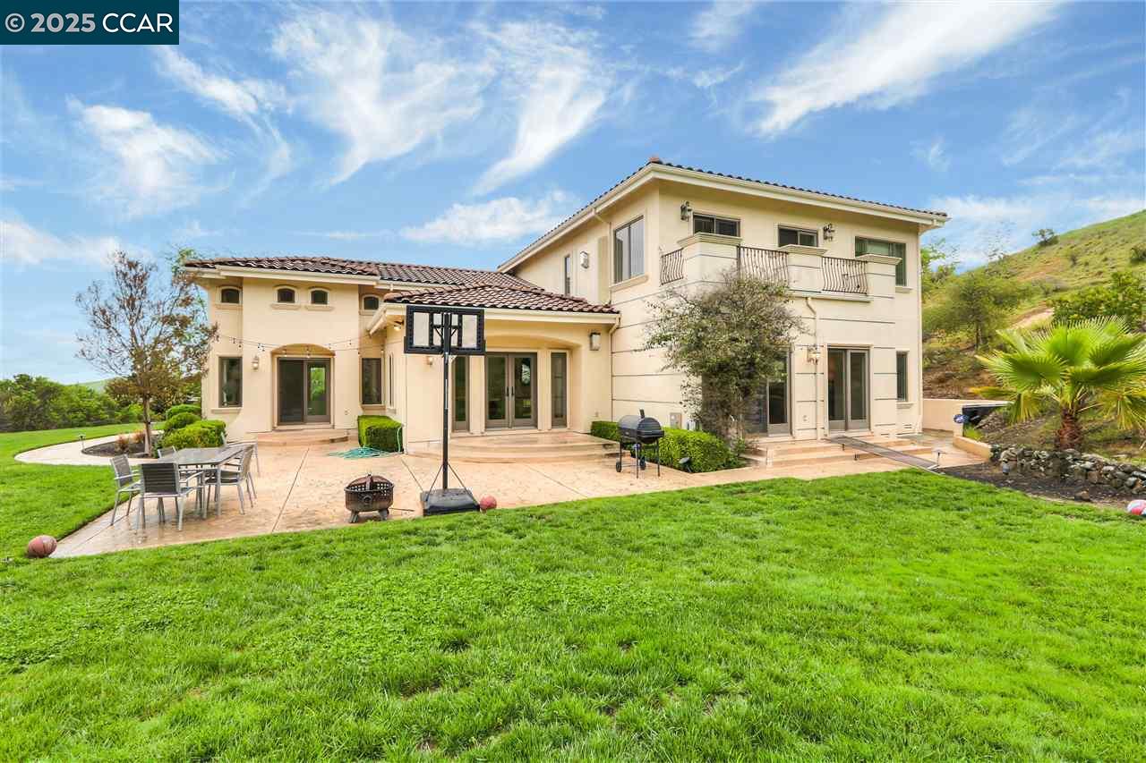 Detail Gallery Image 1 of 1 For 2851 Spring Creek Ln, Walnut Creek,  CA 94598 - 5 Beds | 6/1 Baths