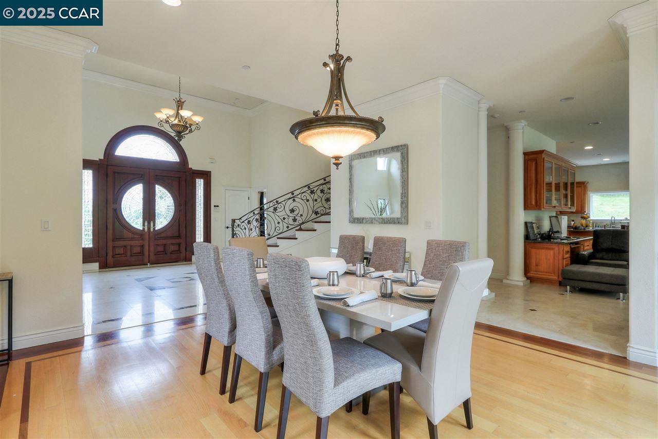 Detail Gallery Image 11 of 39 For 2851 Spring Creek Ln, Walnut Creek,  CA 94598 - 5 Beds | 6/1 Baths